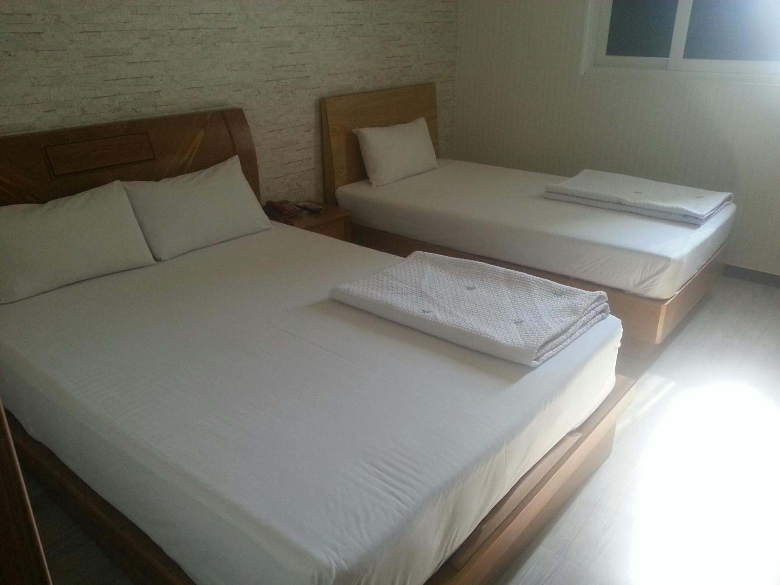 Twin Room - Photo 1