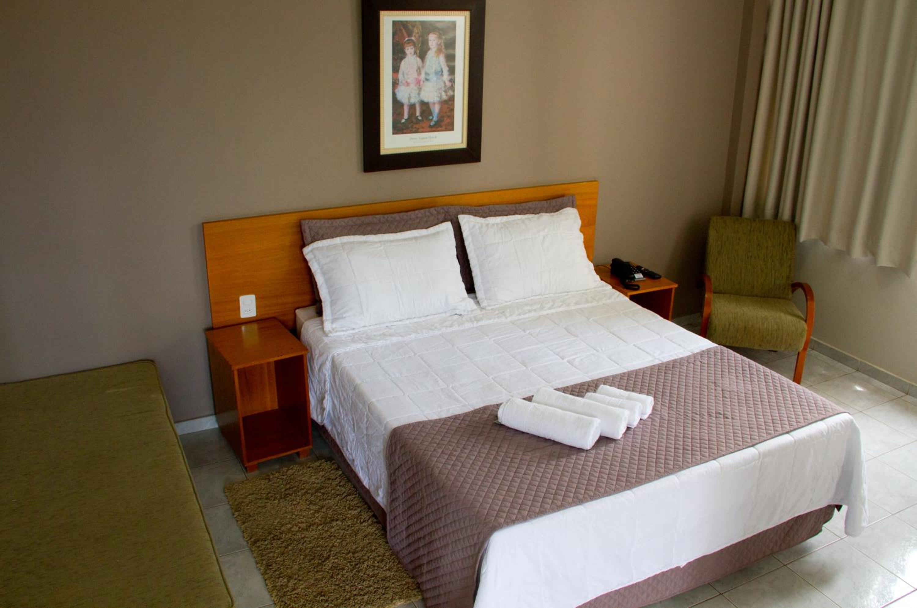 Suite - Photo 1