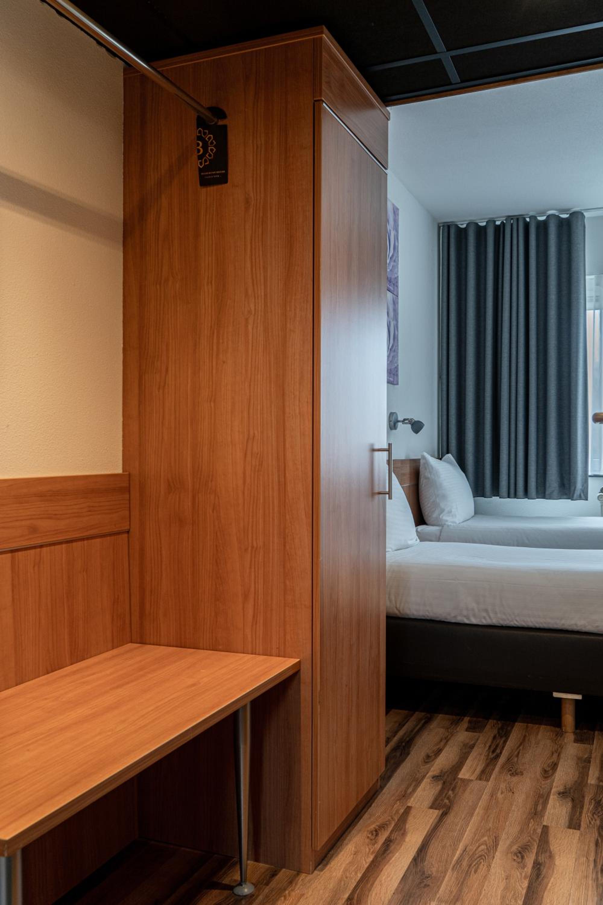Economy Twin Room photo 3