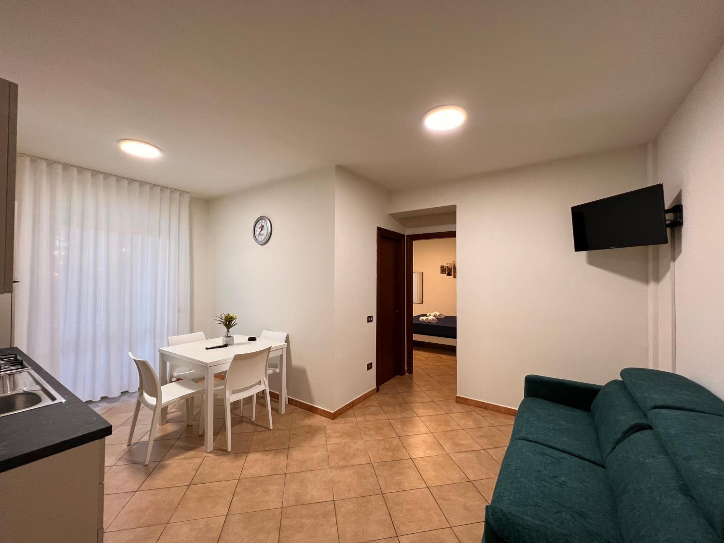 One-Bedroom Apartment photo 1