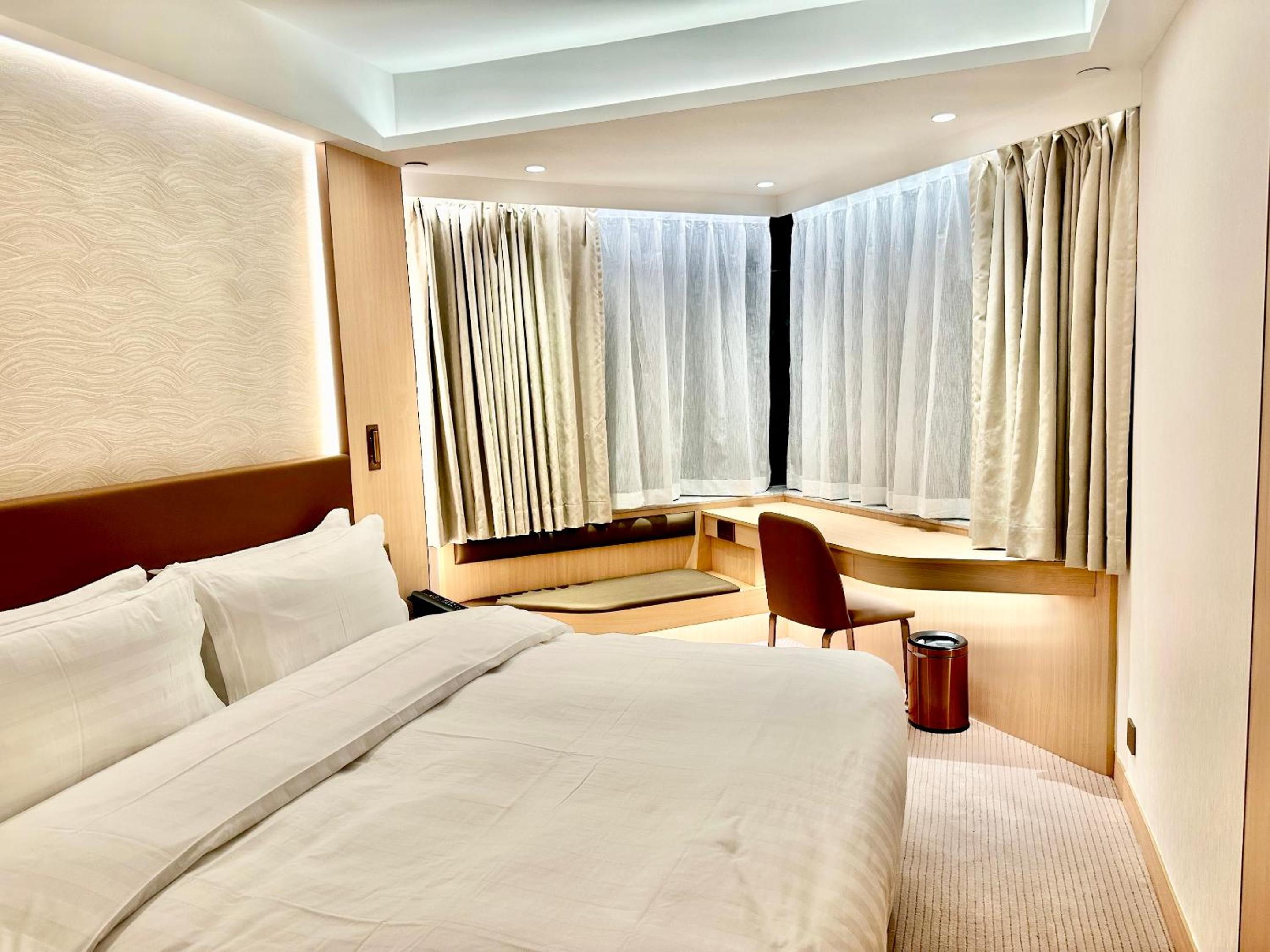 Newly Renovated Non Smoking City View Superior Room with Queen Bed