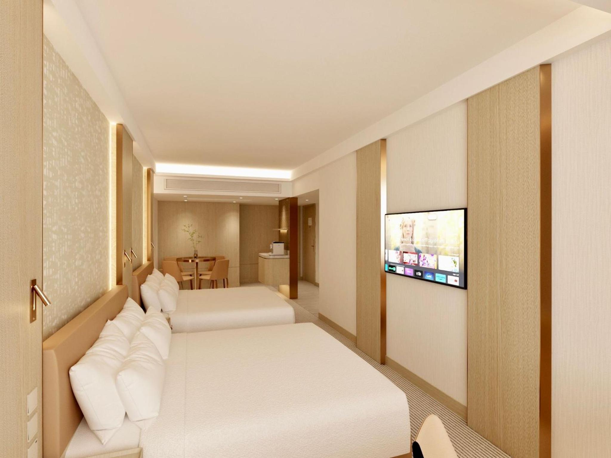 Newly Renovated Non Smoking City View Family Room with Two Queen Bed