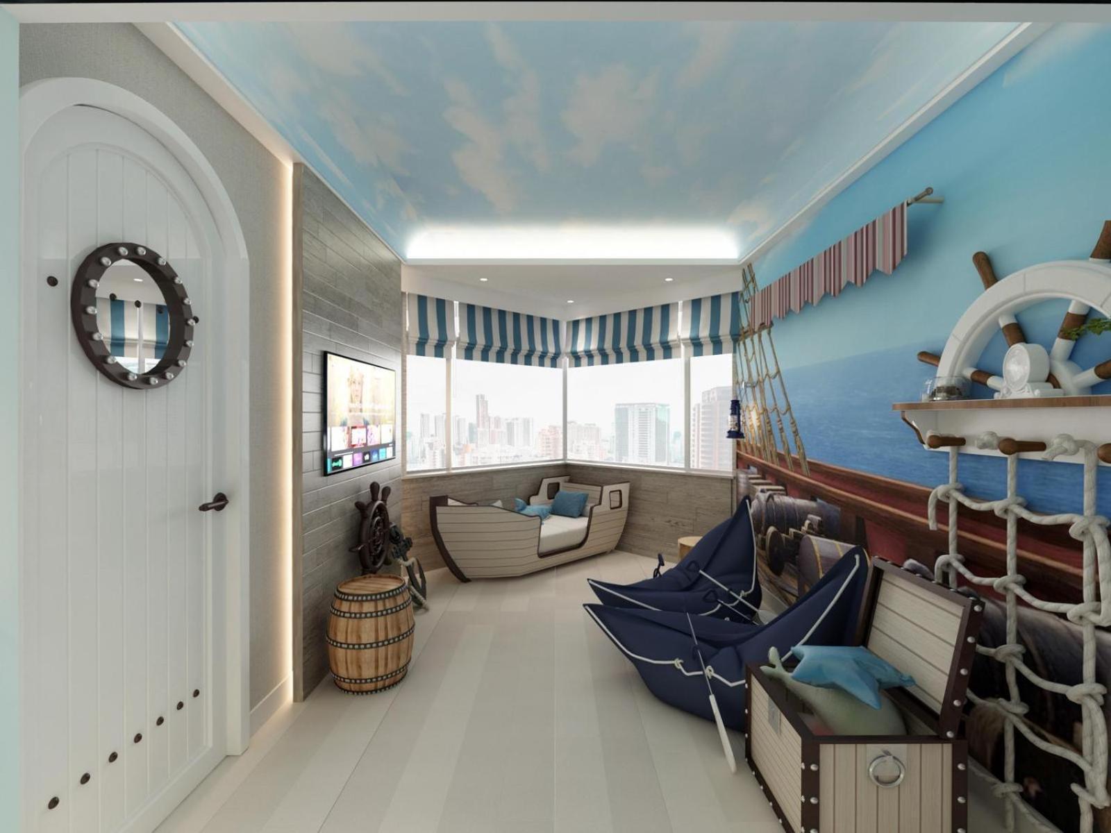 Newly Renovated Pirate Theme Suite with Queen Bed