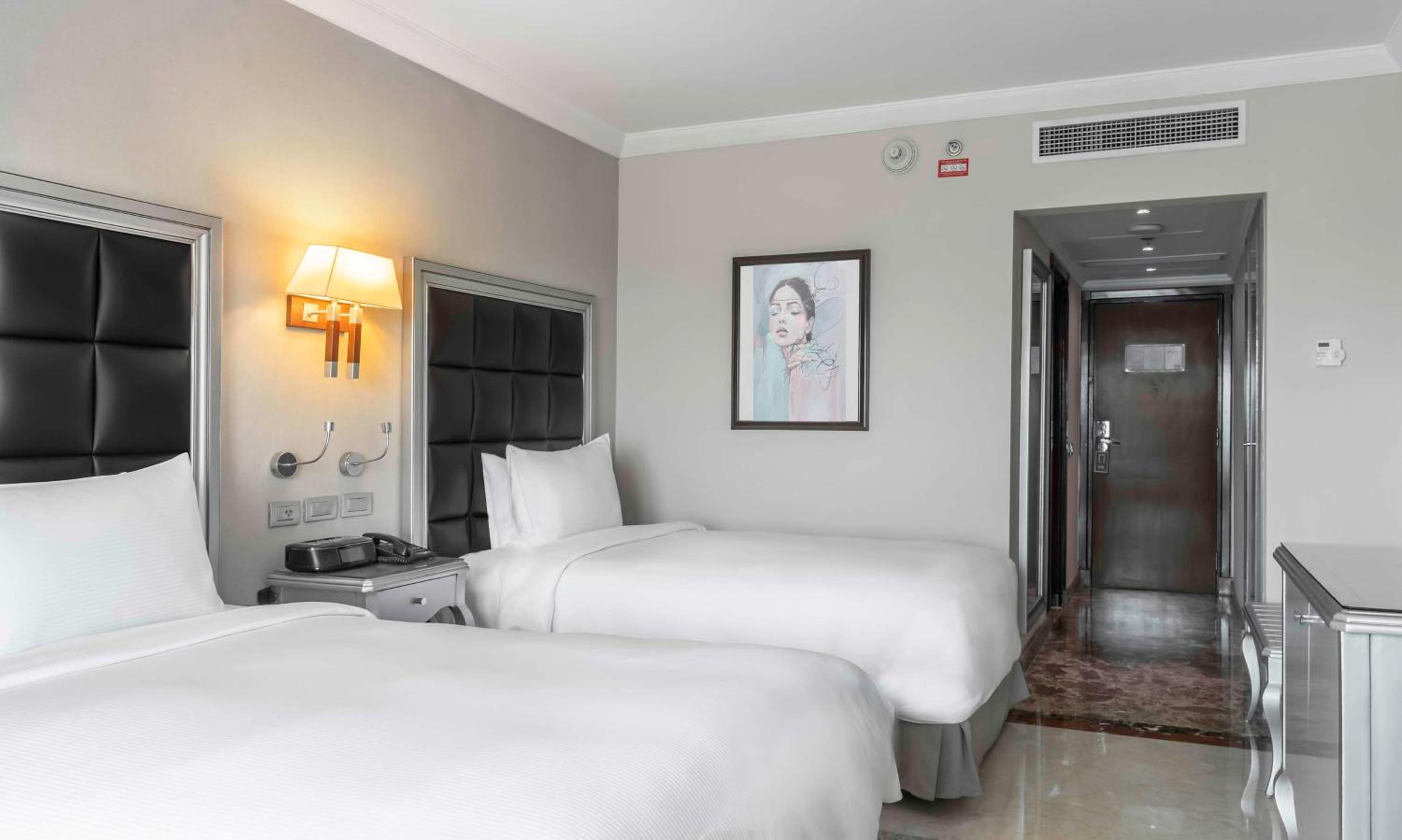 Twin Deluxe Room with View - Photo 9