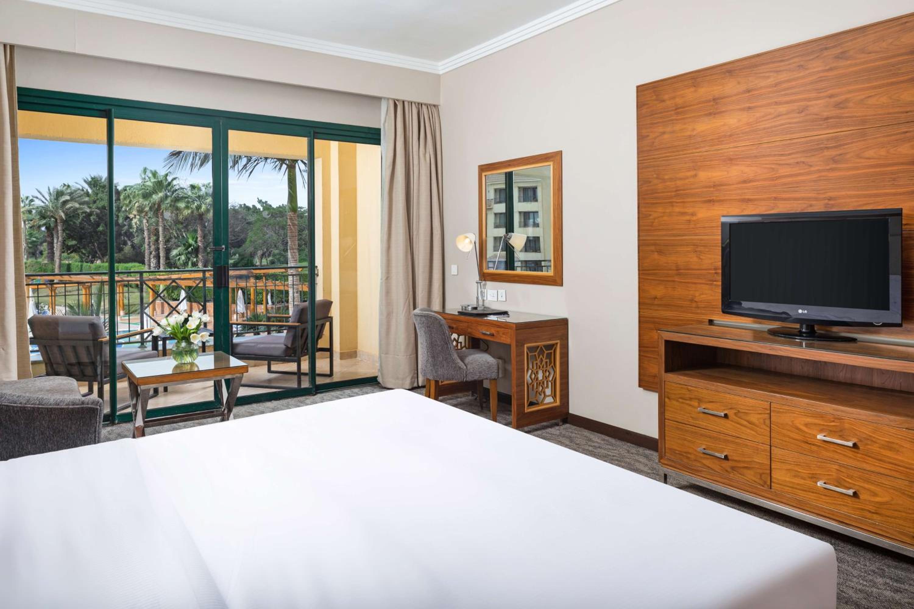 Superior King Room with pool - Photo 6