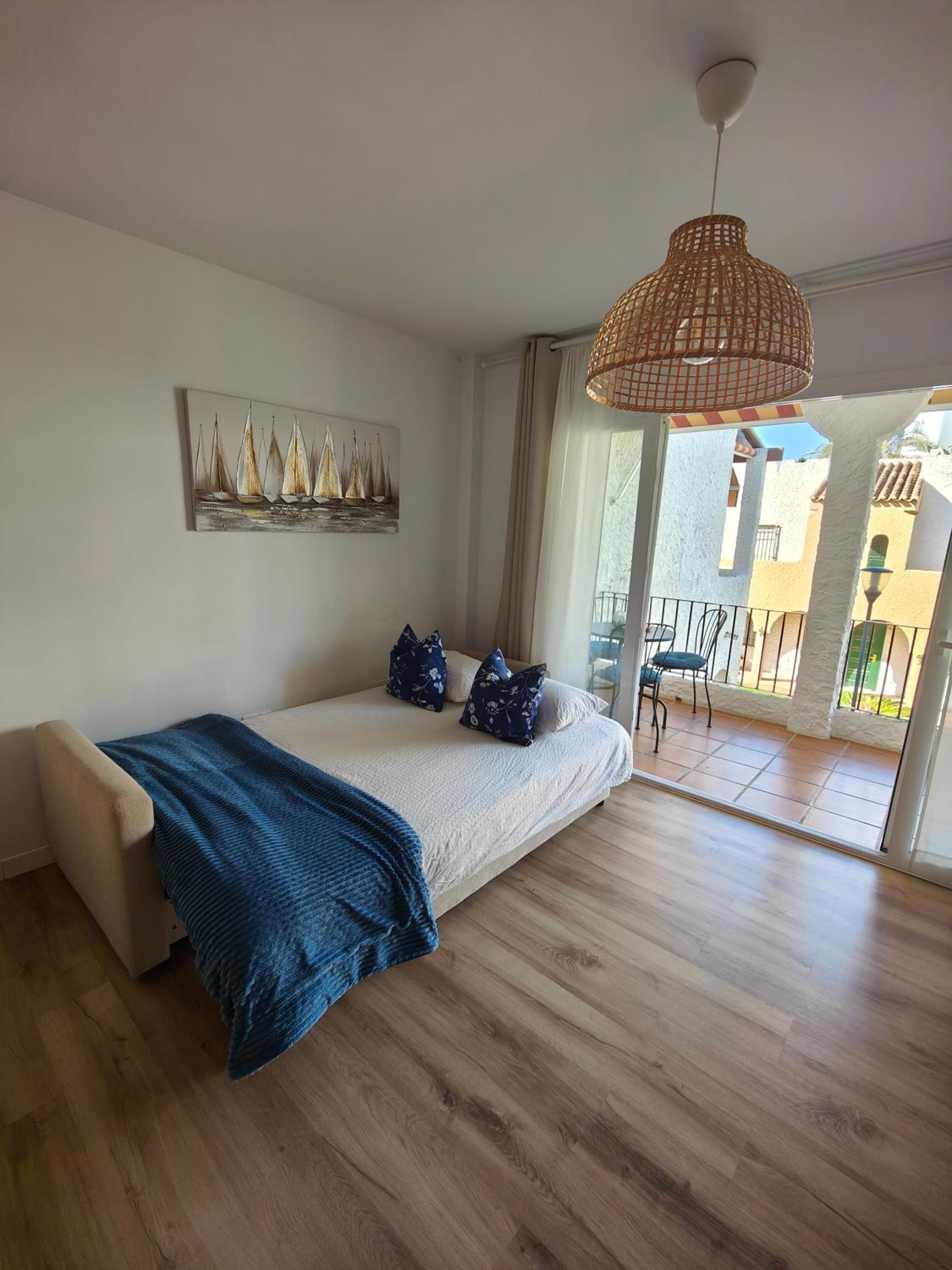One-Bedroom Apartment - Photo 15