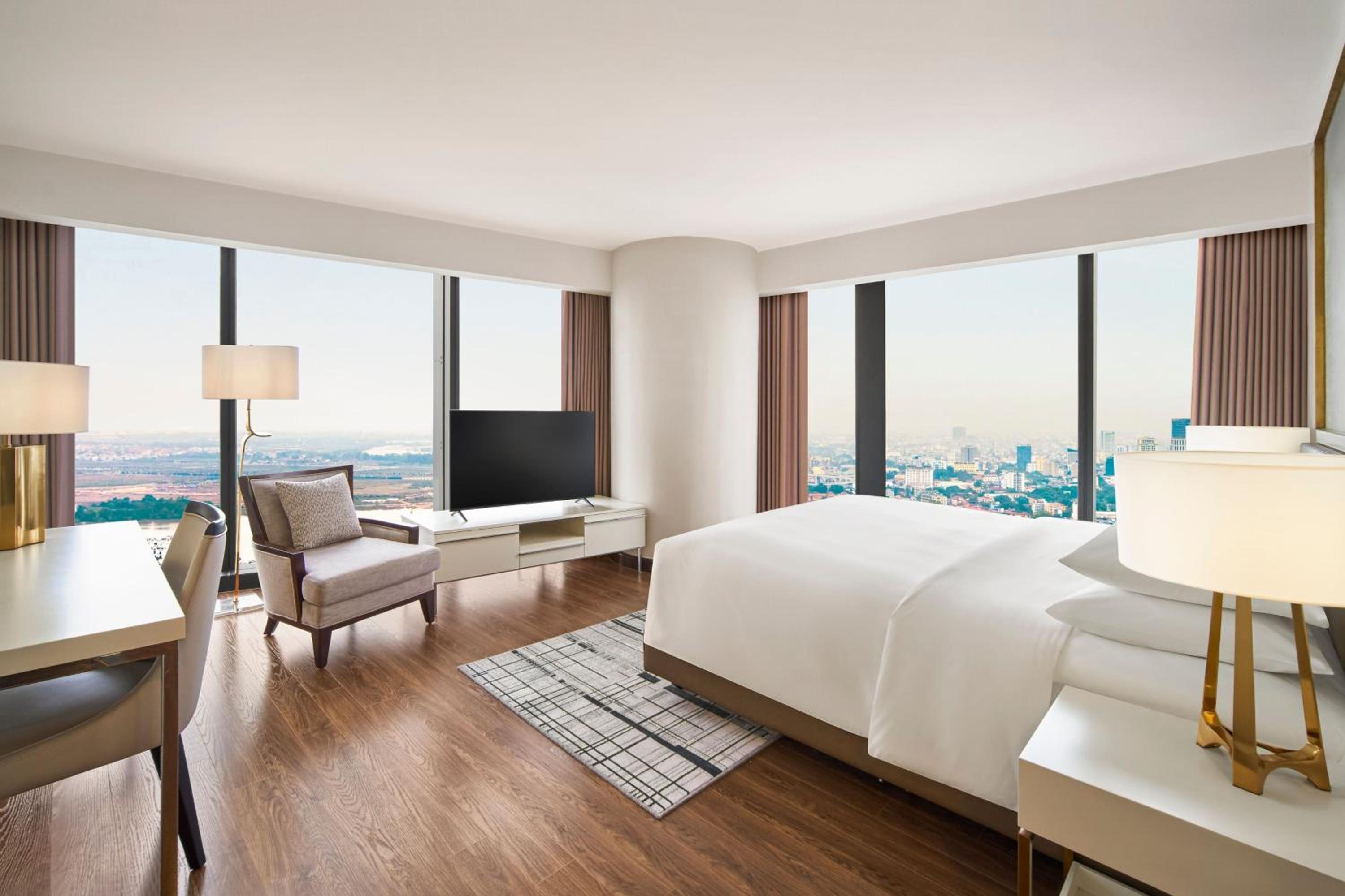 Sheraton Club King Skyline View photo 2