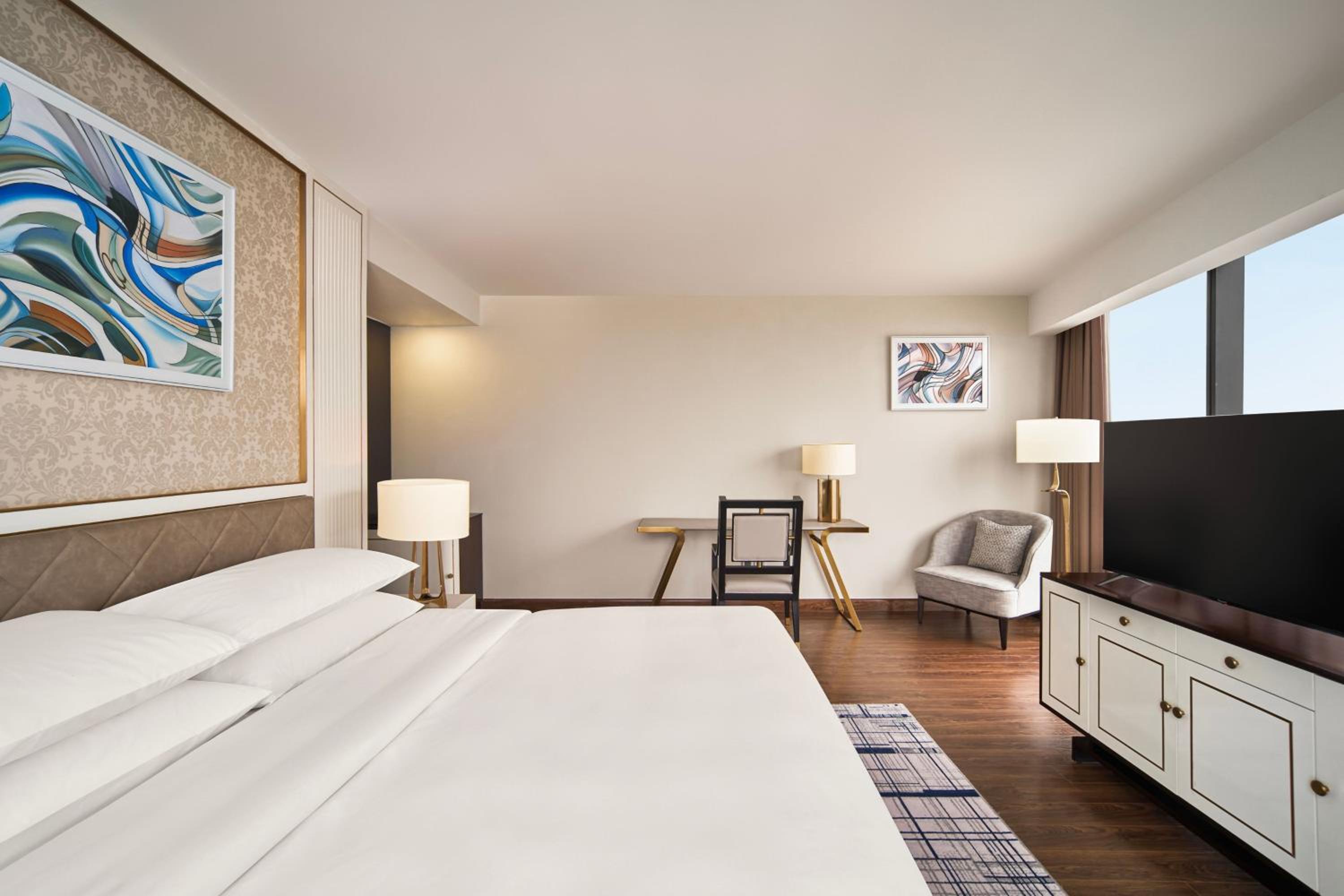 Deluxe King Room photo 3