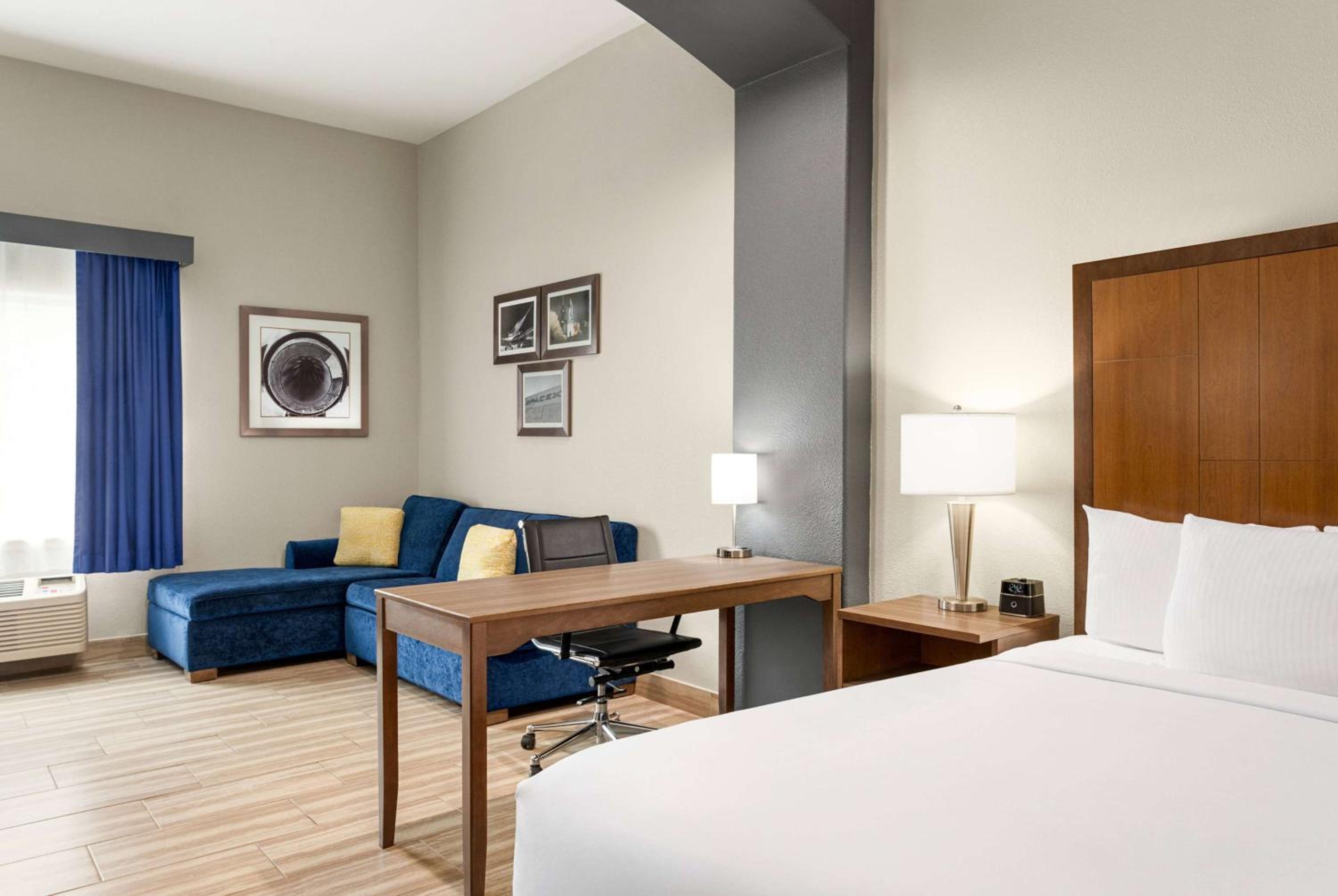 Executive King Room - Photo 9