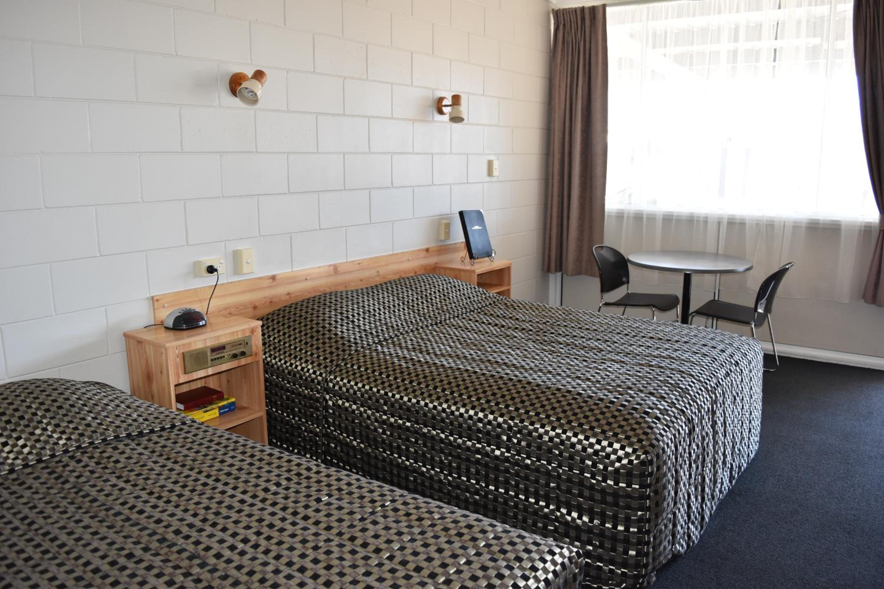 Basic Triple Room photo 2