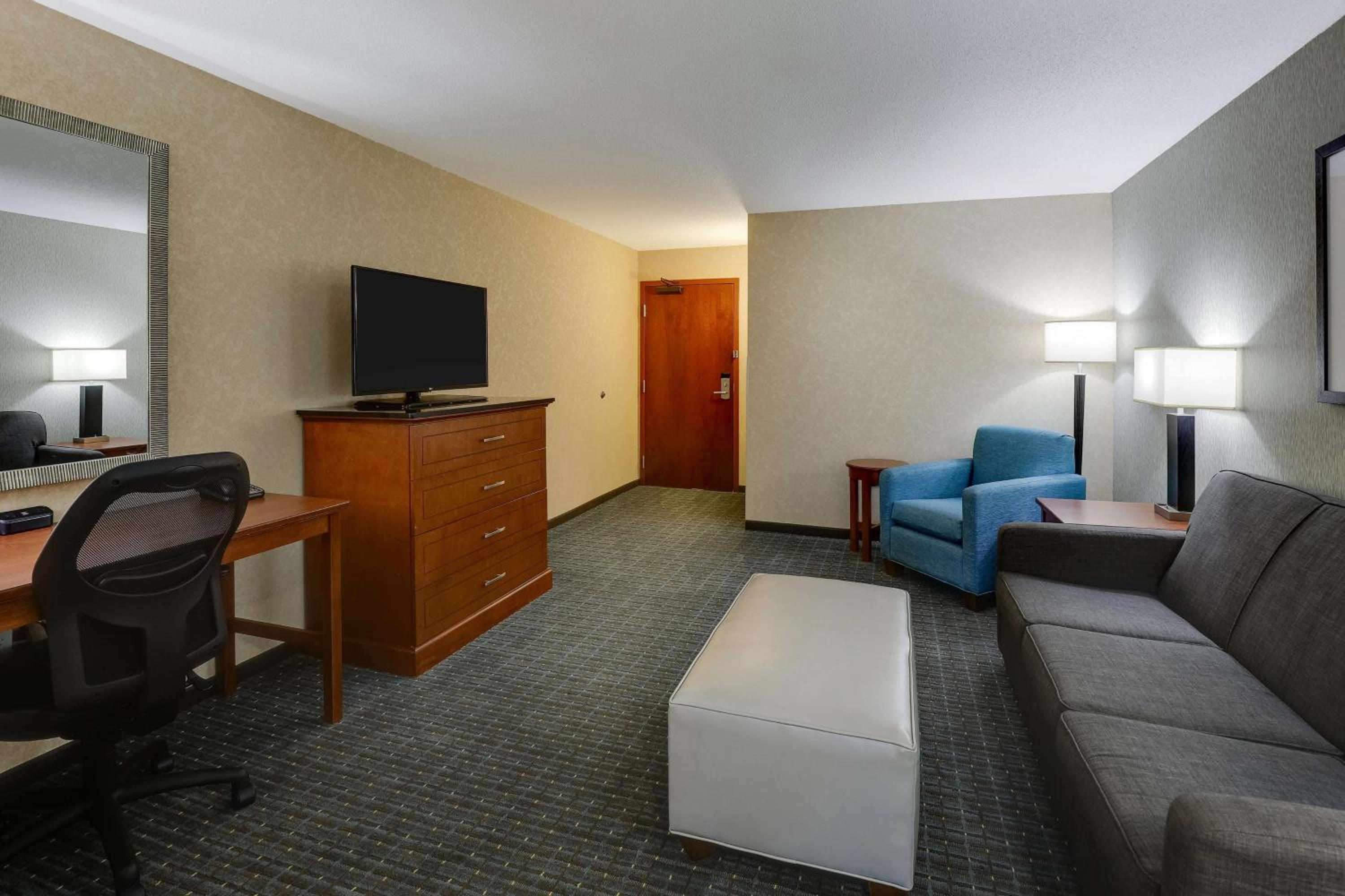 King Suite with Sofa Bed - Accessible, Tub photo 1