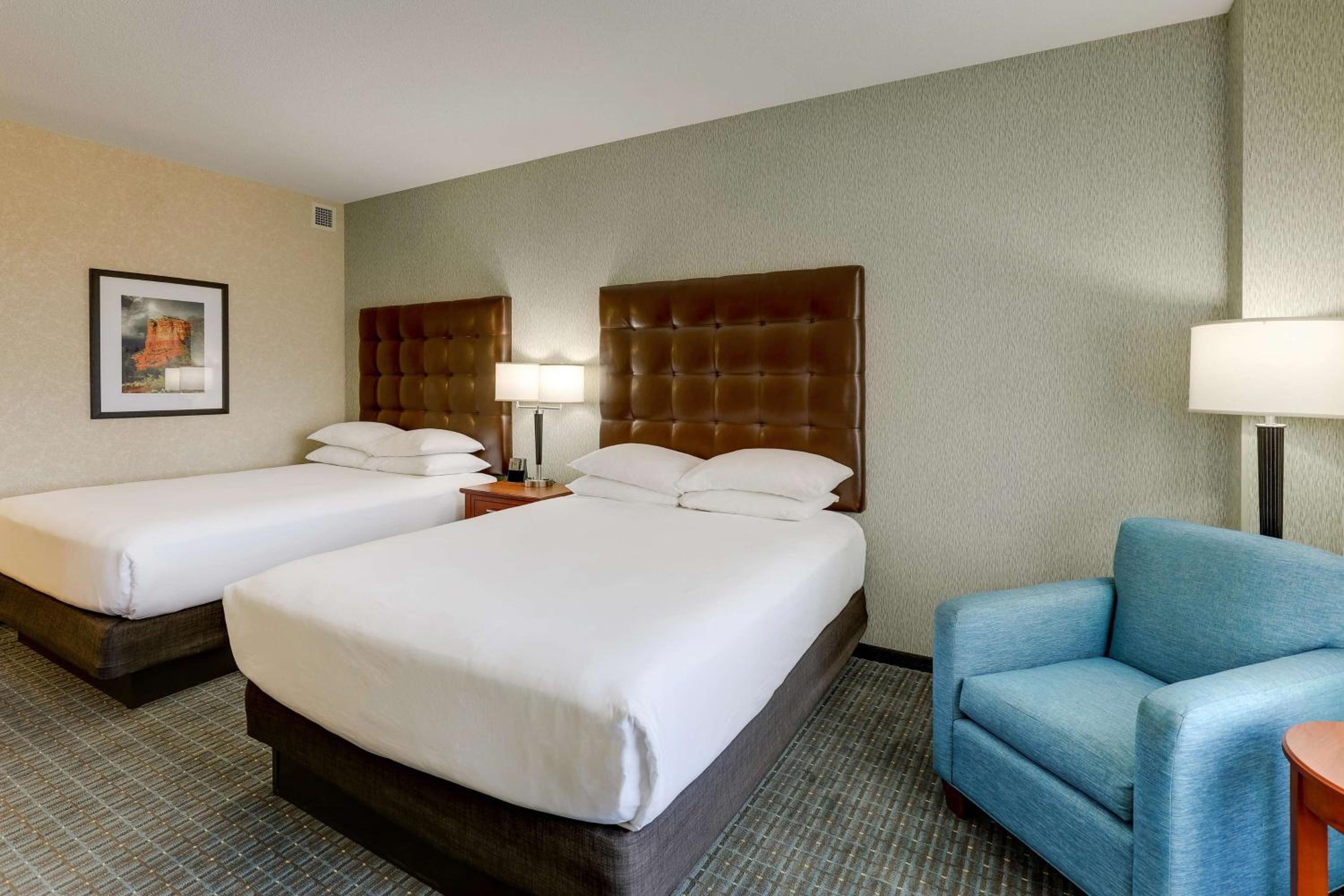 Superior Queen Room with Two Queen Beds photo 3