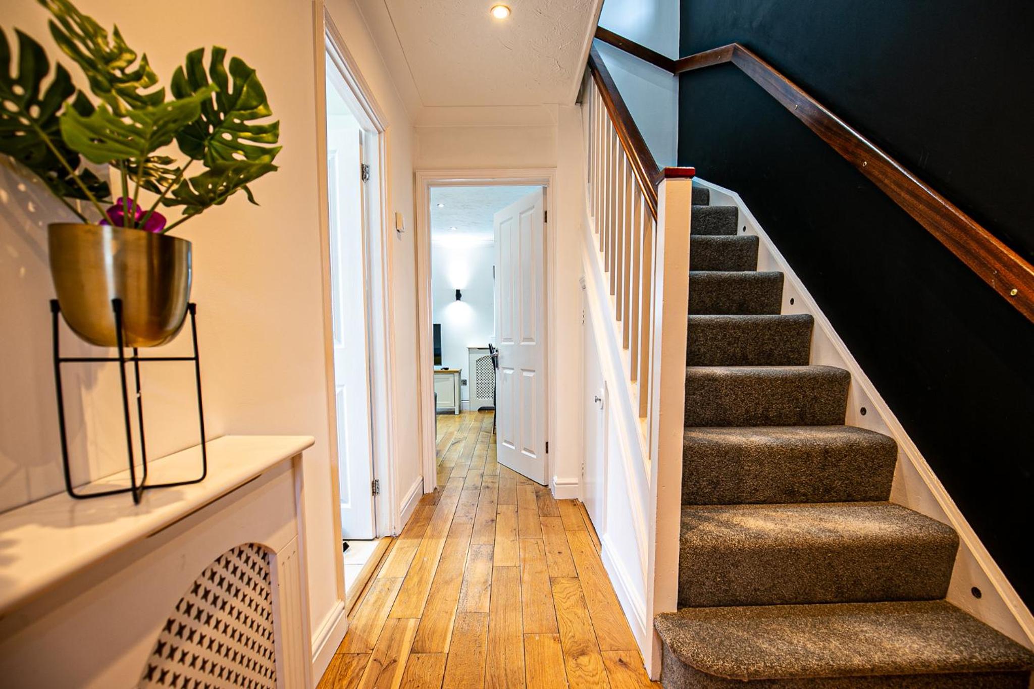 Three-Bedroom House photo 3