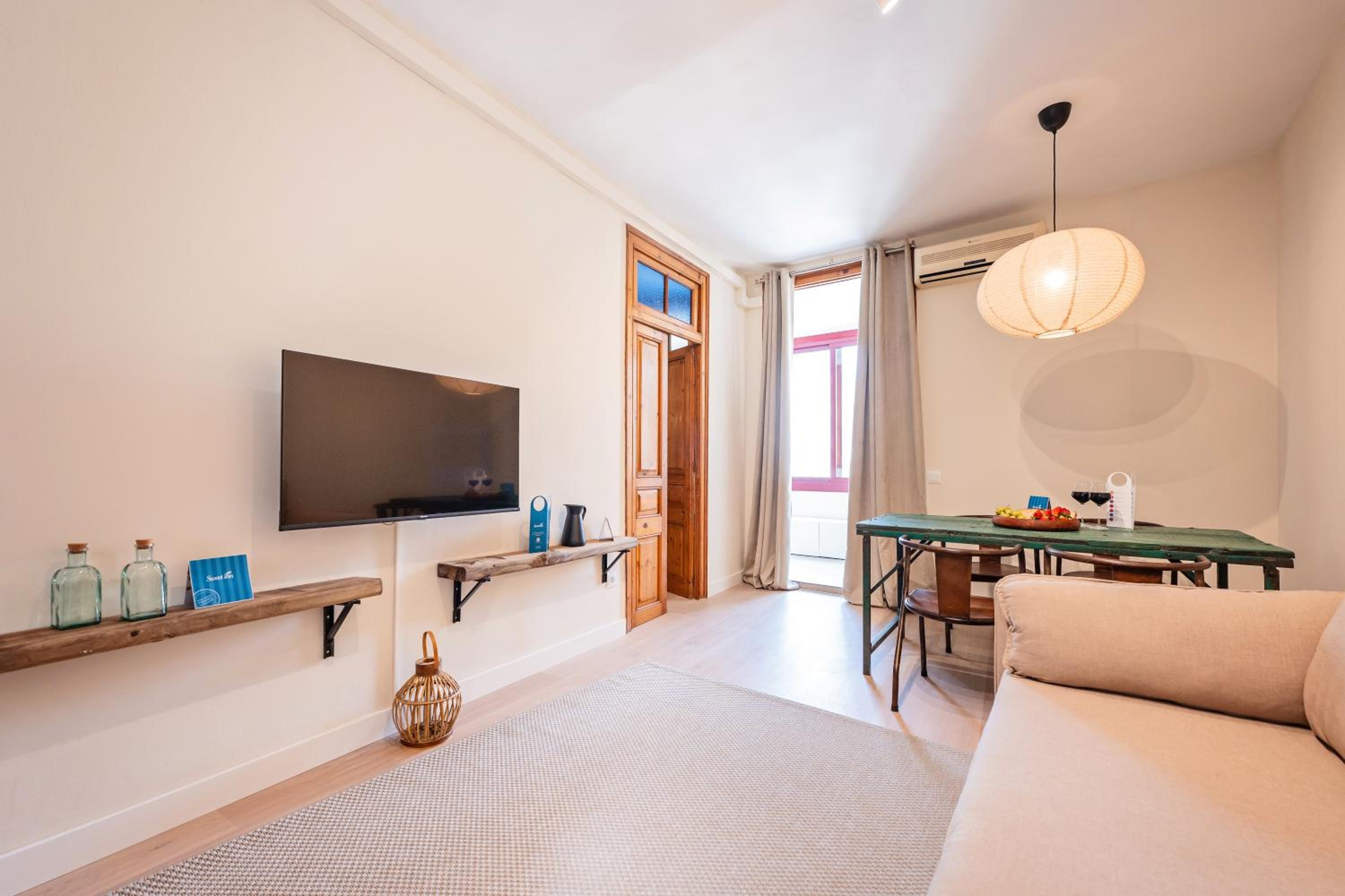 Apartment photo 2