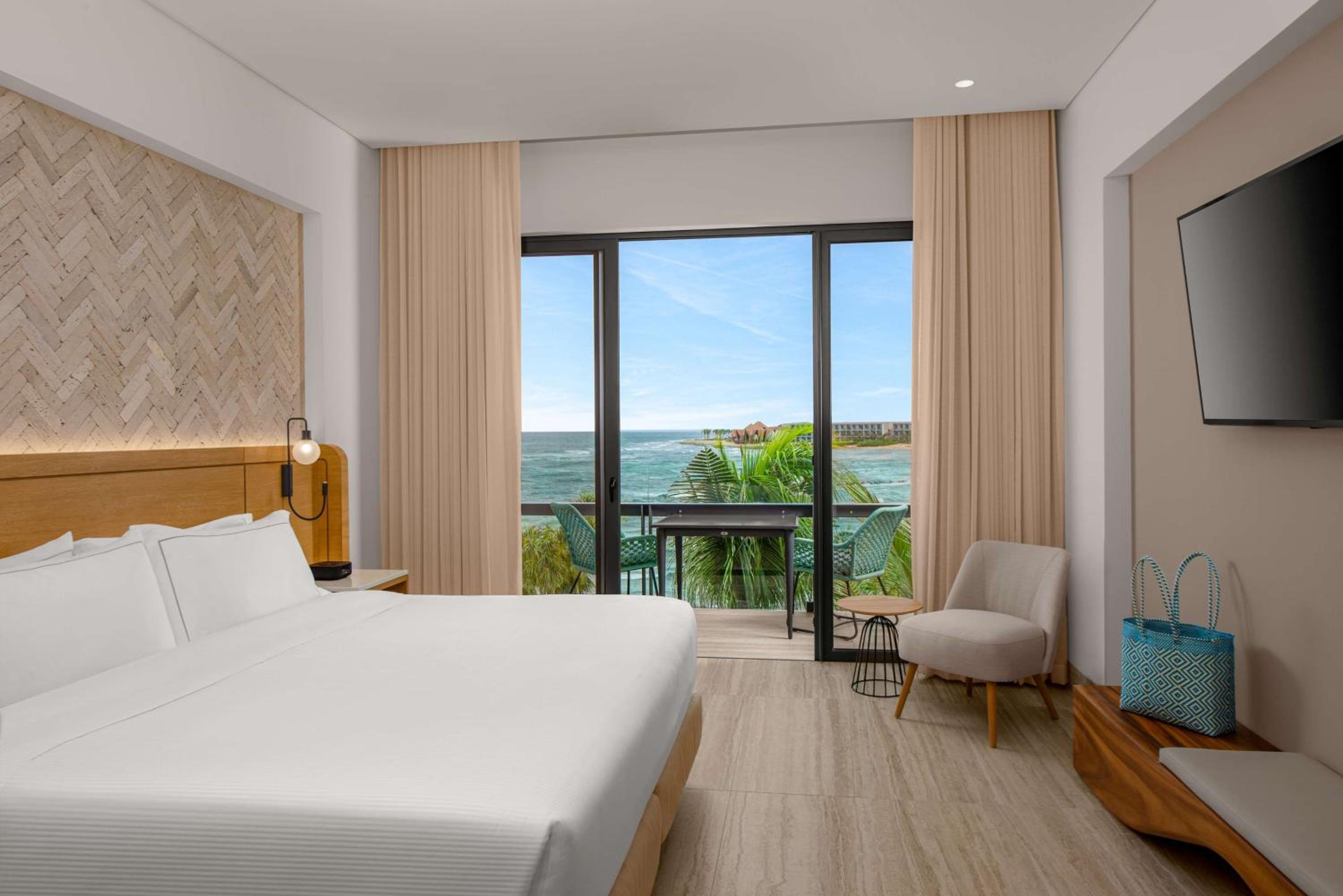 Enclave King Room with Ocean View - Photo 3