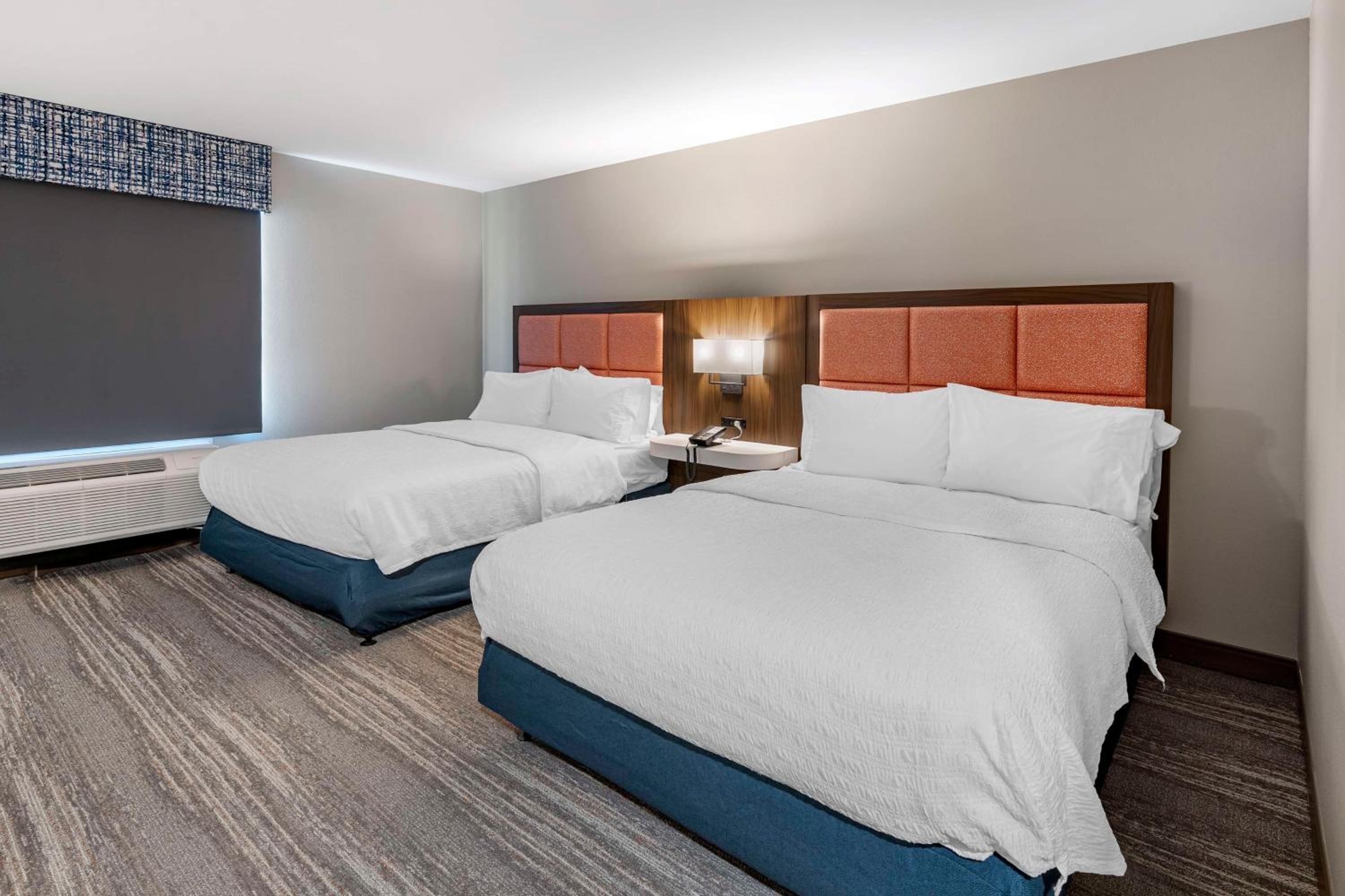Queen Room with Two Queen Beds and Bath Tub - Mobility and Hearing Access photo 1