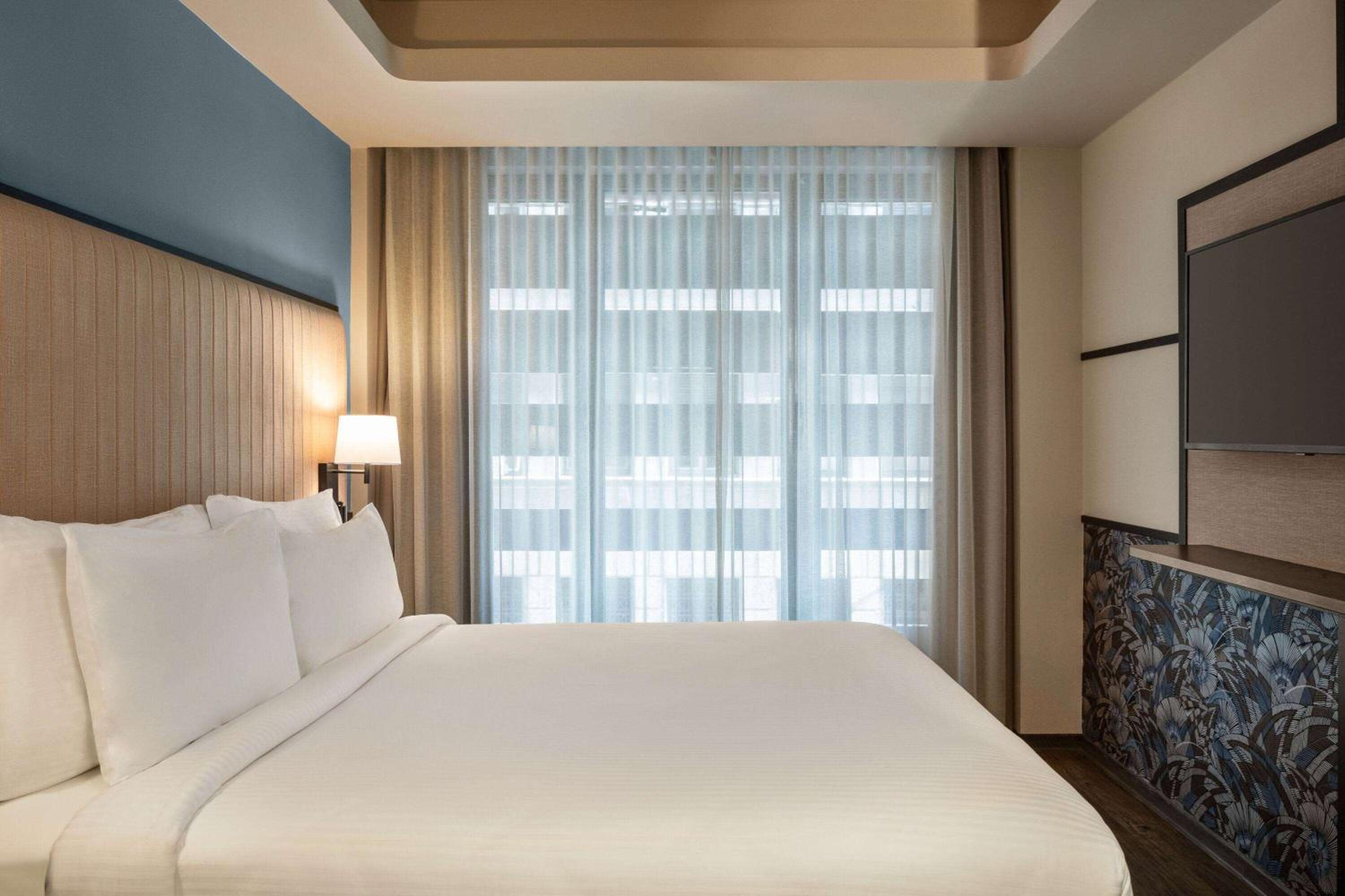 Classic Double Room with City View photo 2