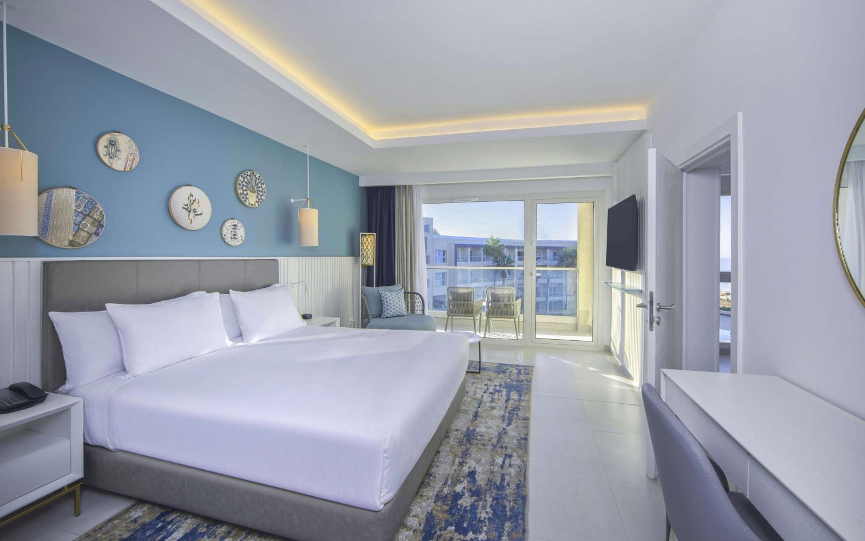 One-Bedroom King Suite - Photo 7