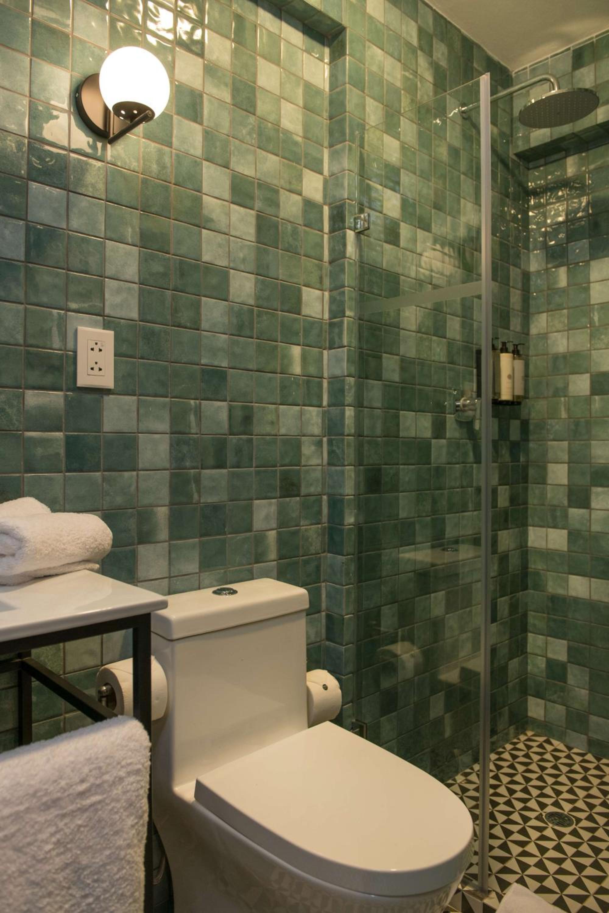 Queen Room - Photo 11