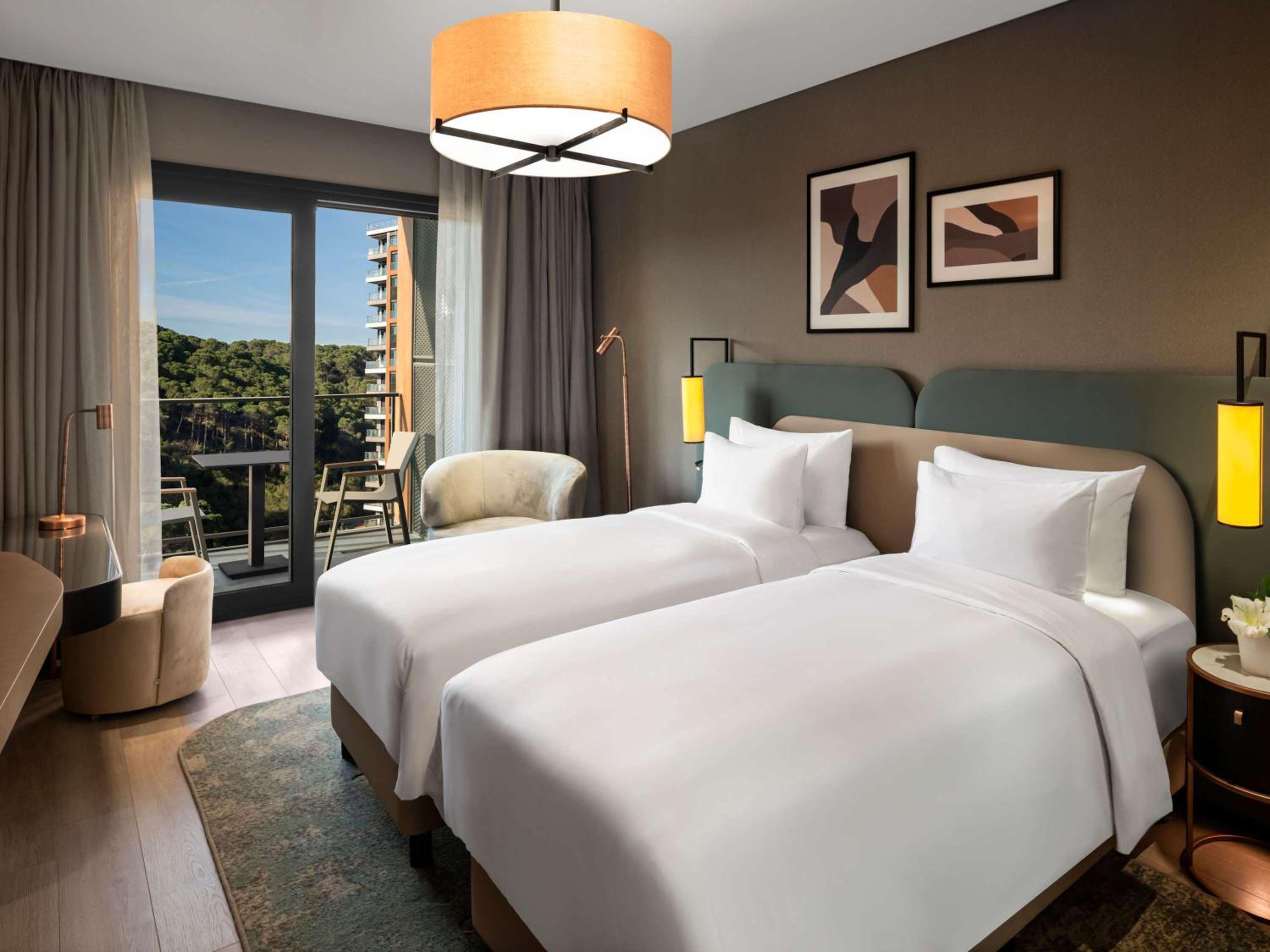 Superior One-Bedroom Apartment with Twin Beds