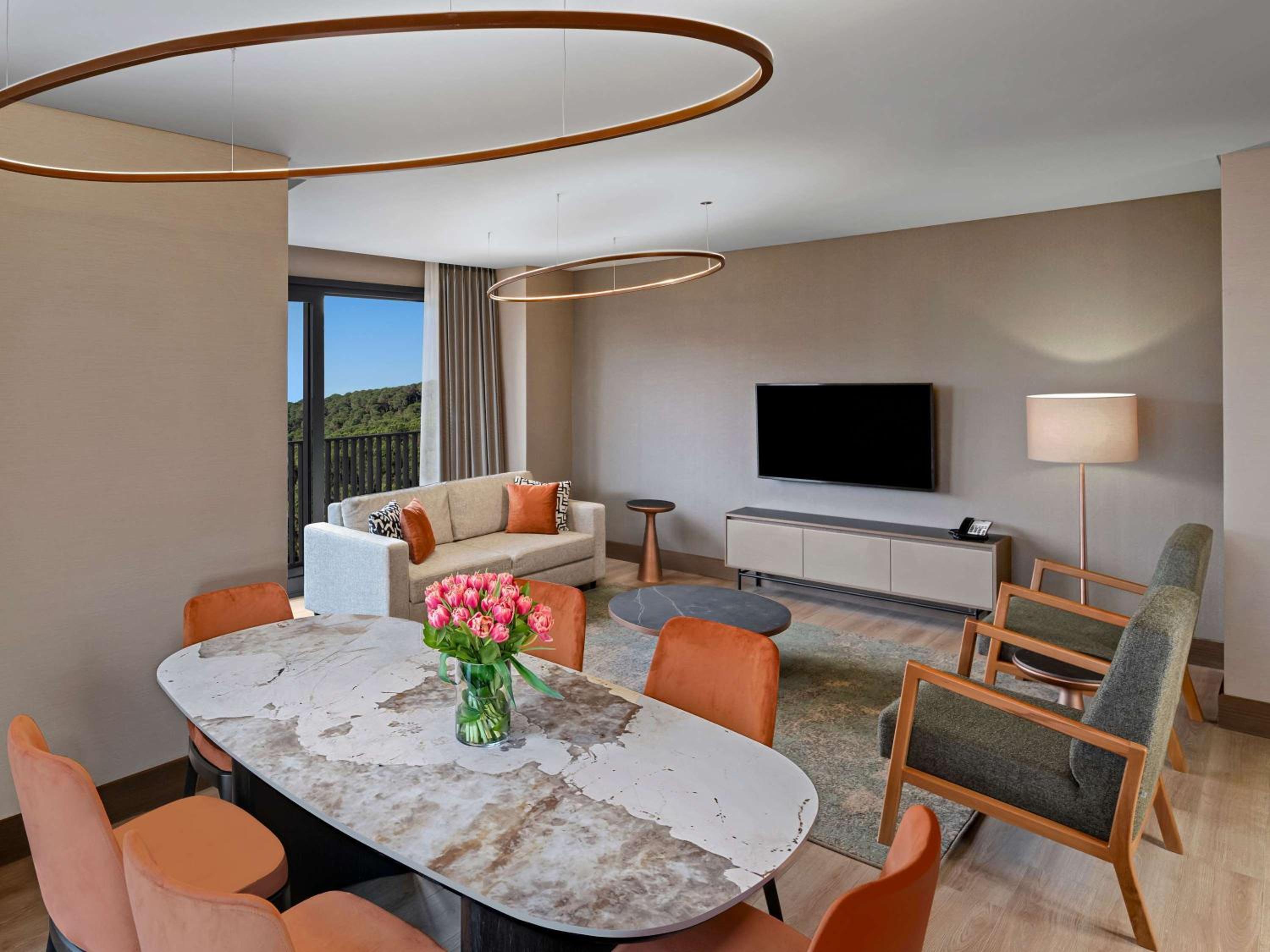 Three-Bedroom Suite thumbnail 6