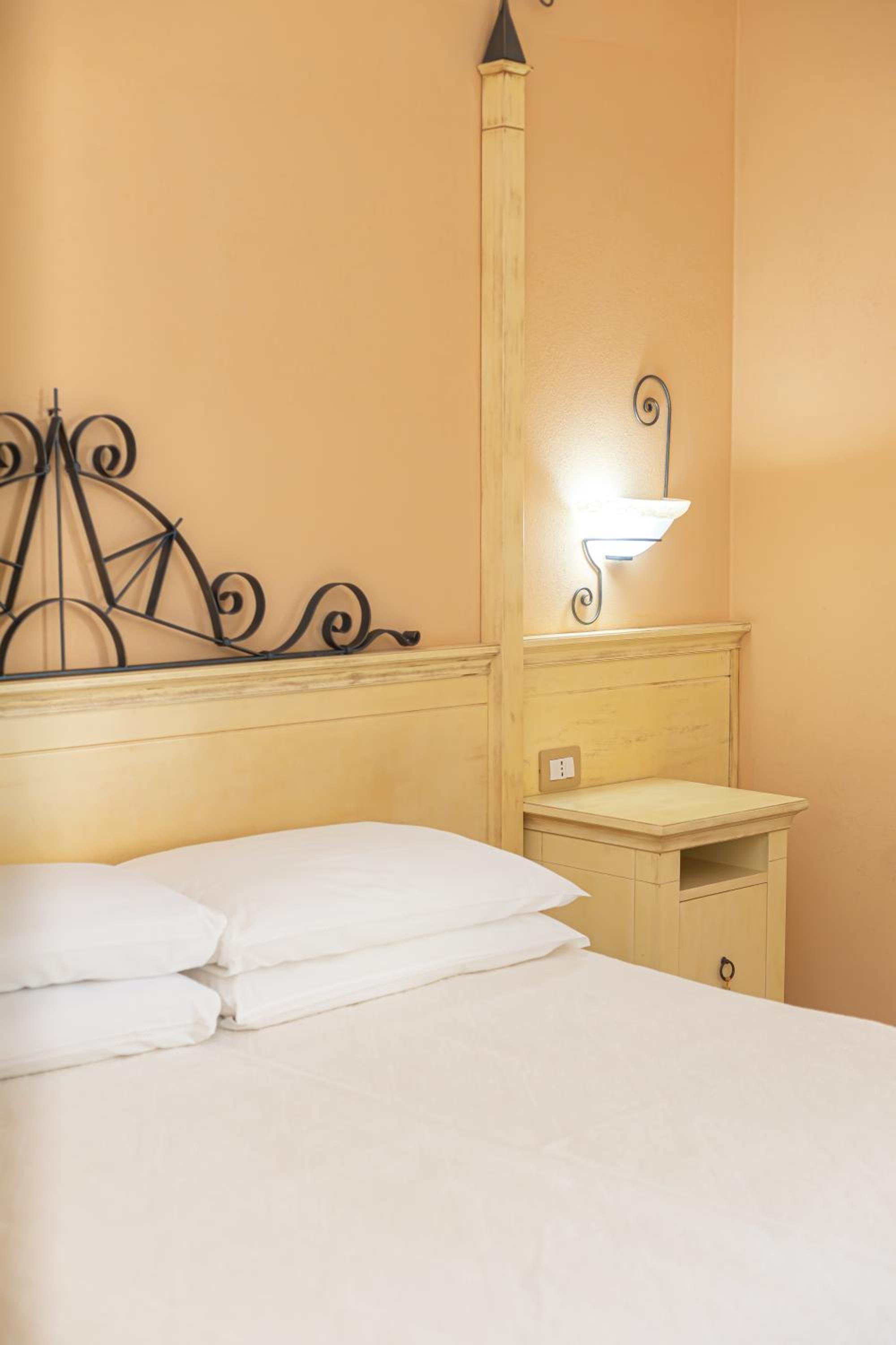 Superior Double or Twin Room with Balcony and Sea View, photo 6