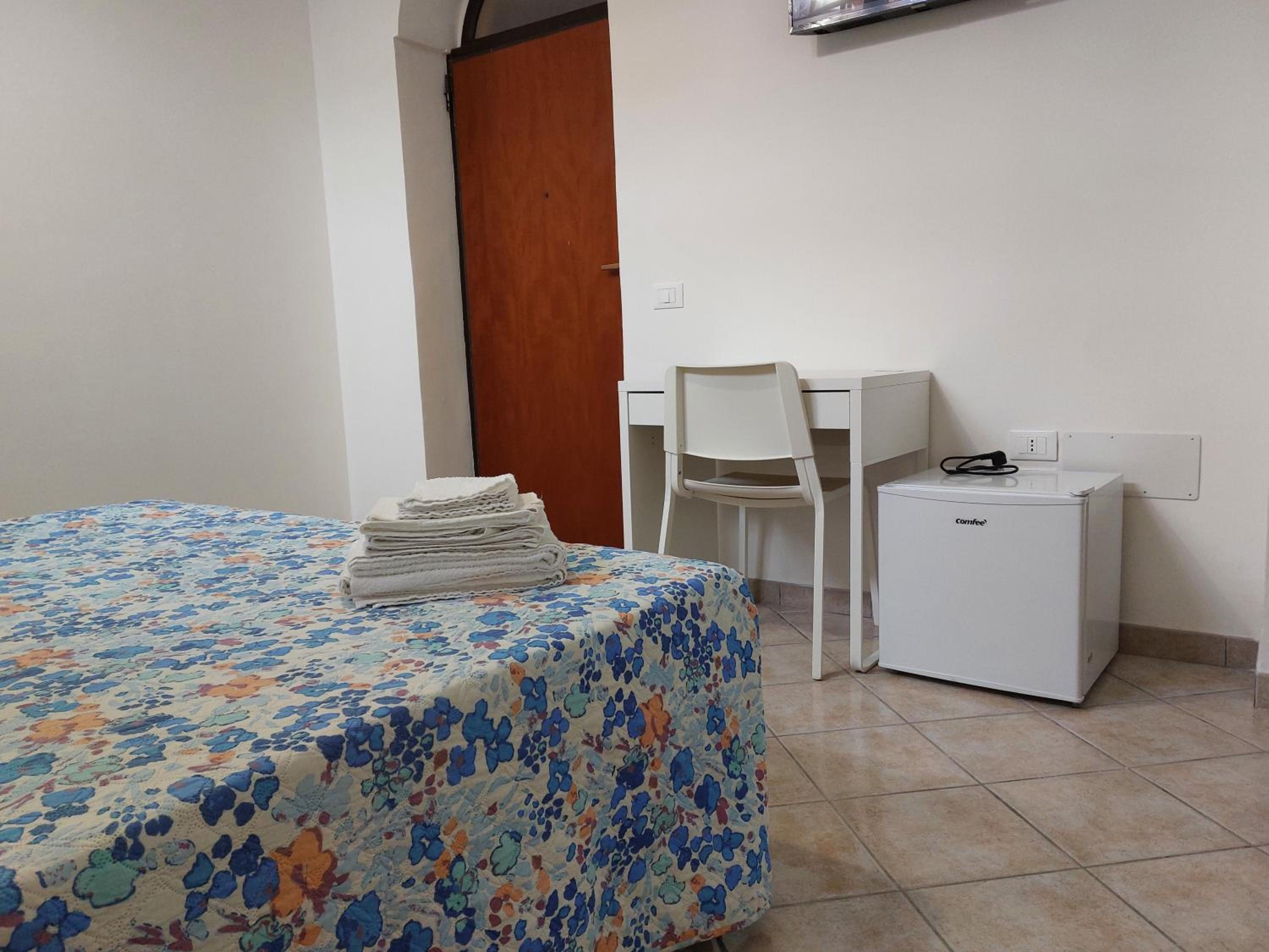 Economy Double Room - Photo 5