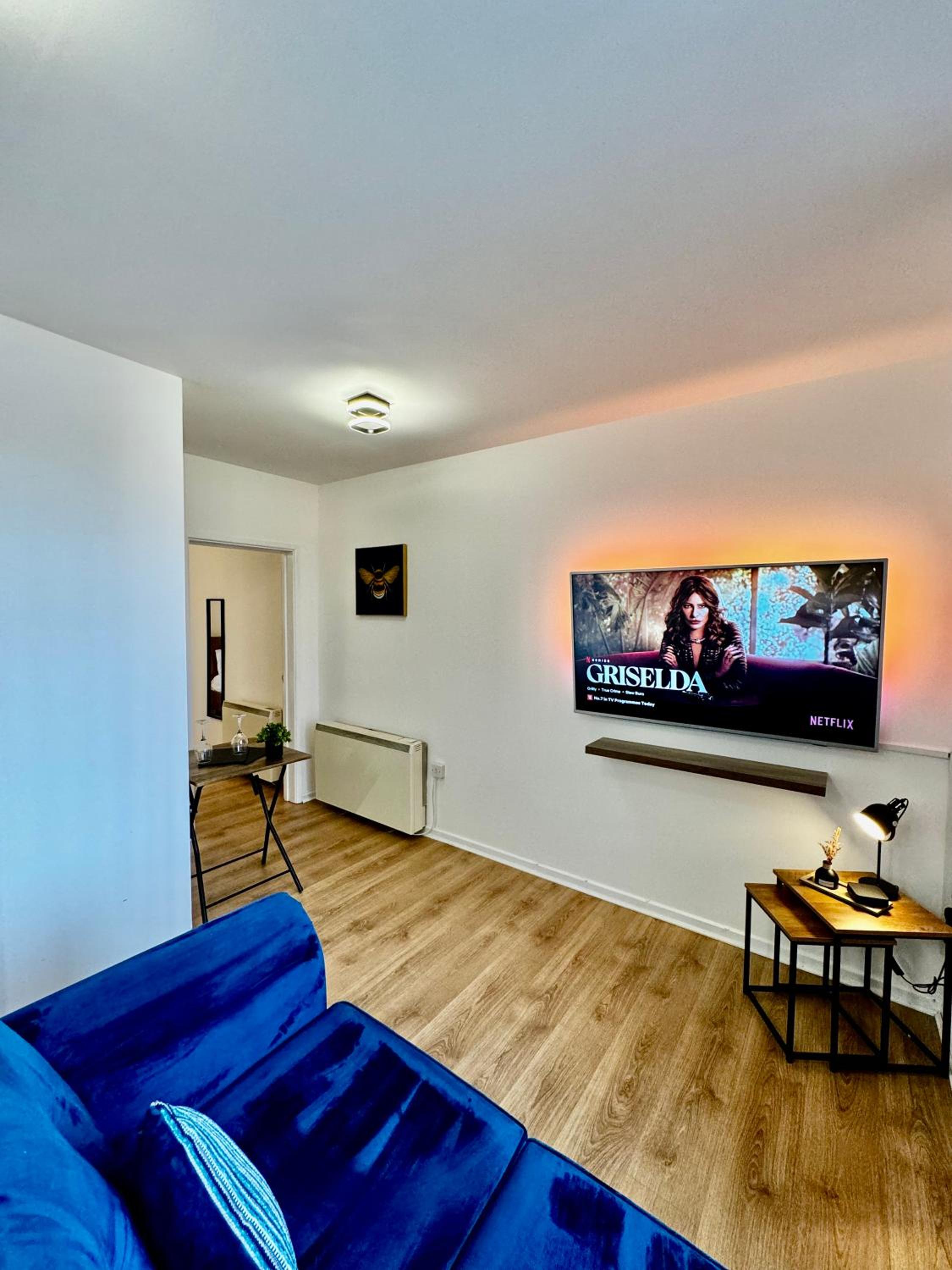 One-Bedroom Apartment photo 1