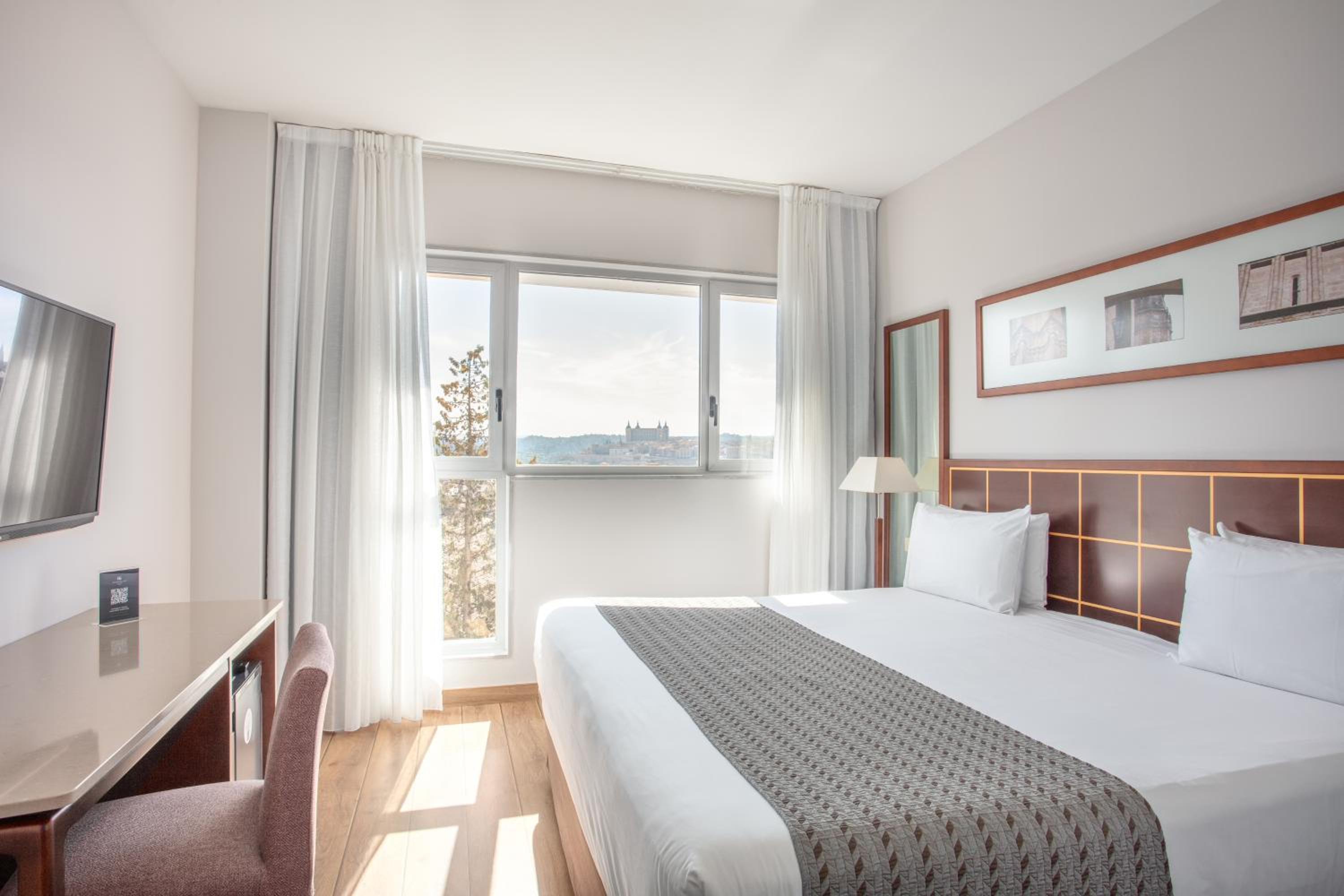 Double Room with View - Photo 1
