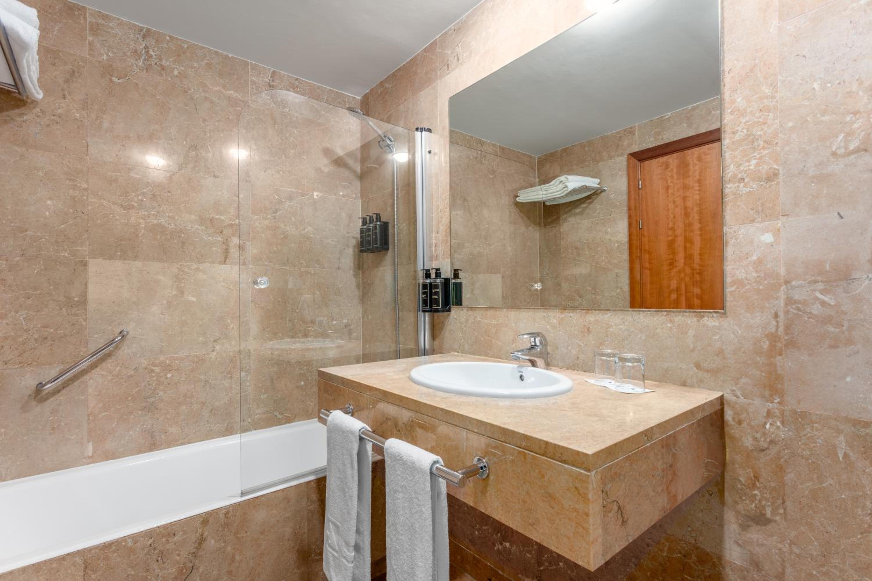 Romantic Double or Twin Room - Photo 2