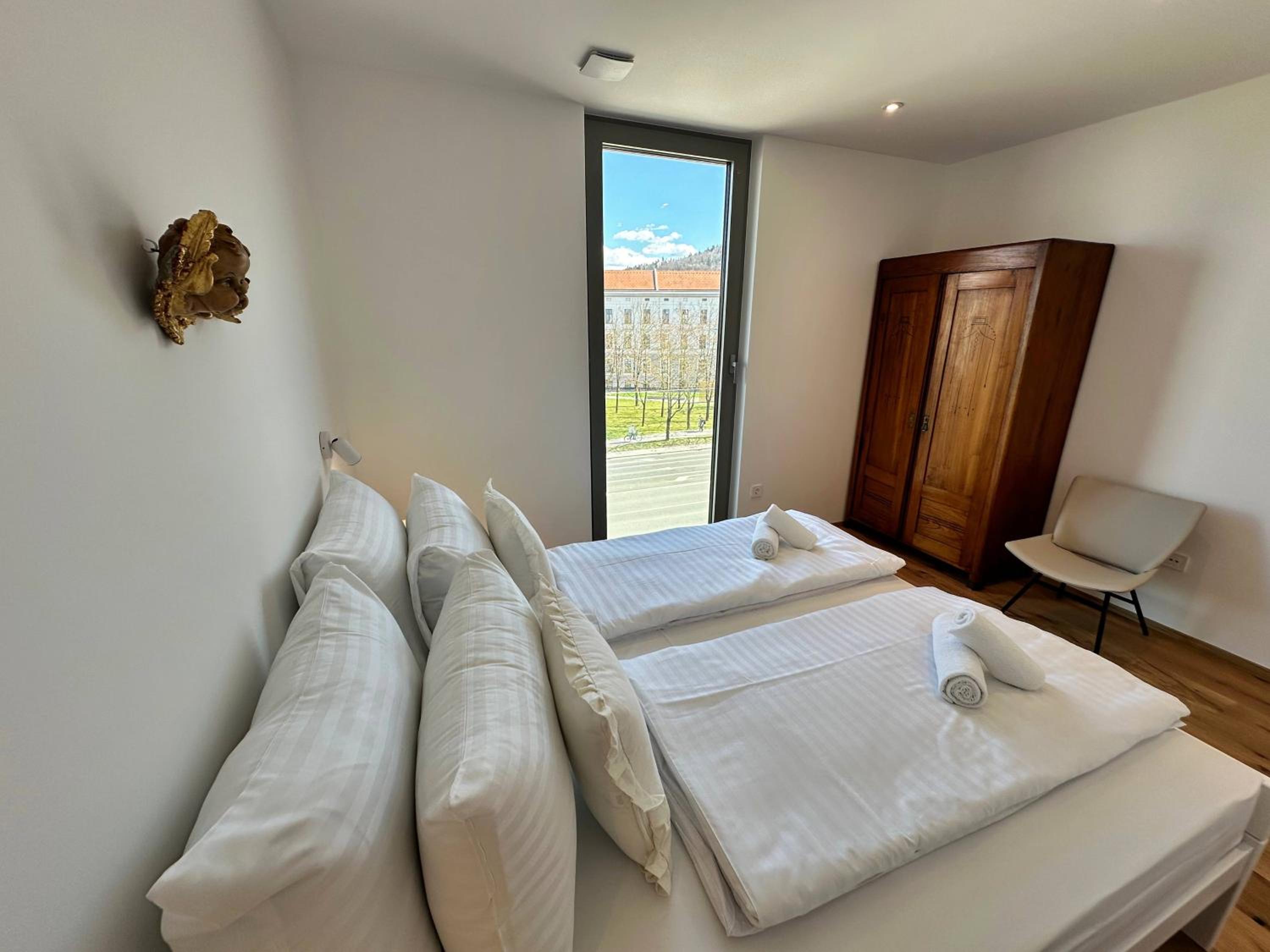 Two- Bedroom Apartment With Alpine View photo 2