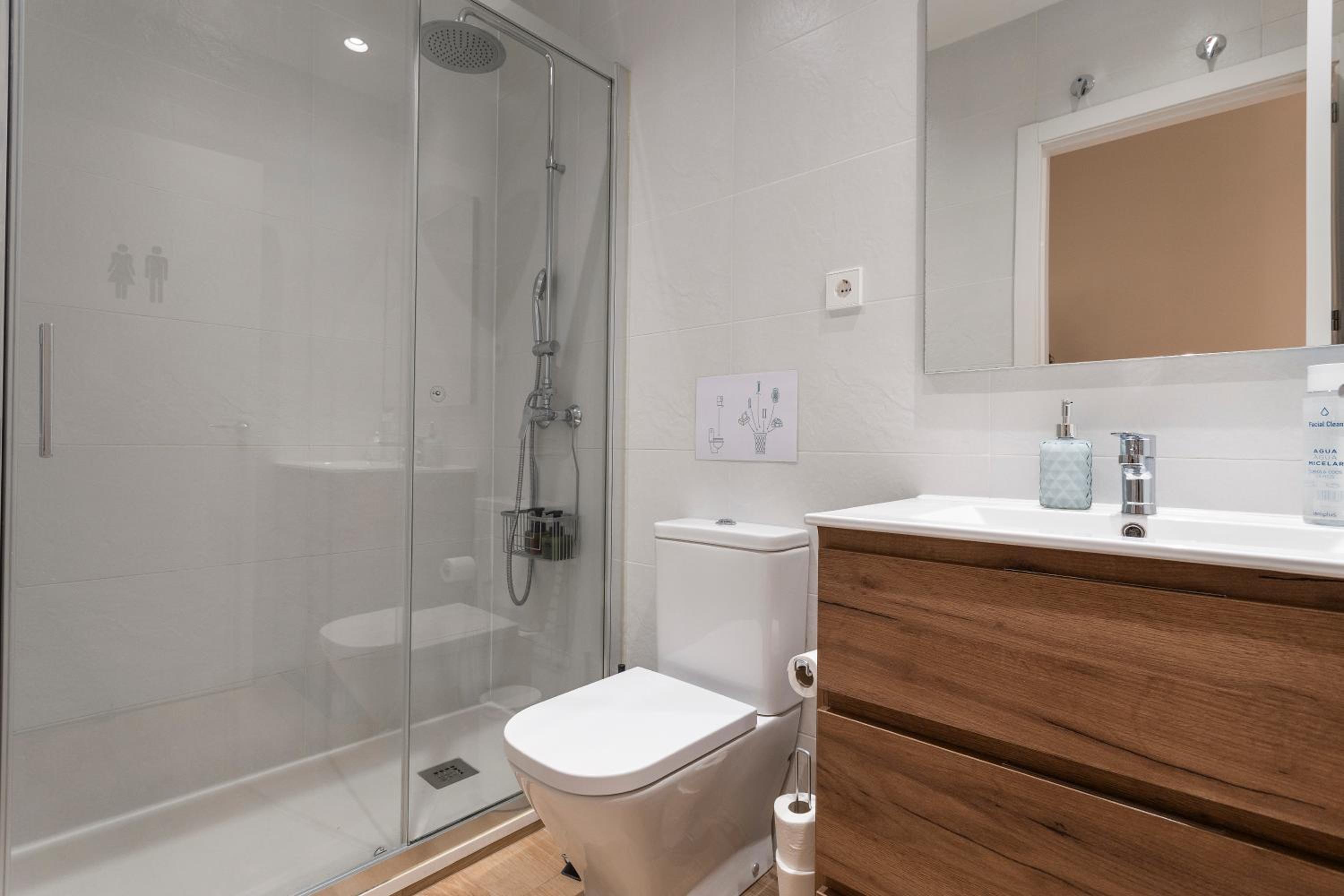 Double Room with Balcony (3 Adults) photo 3