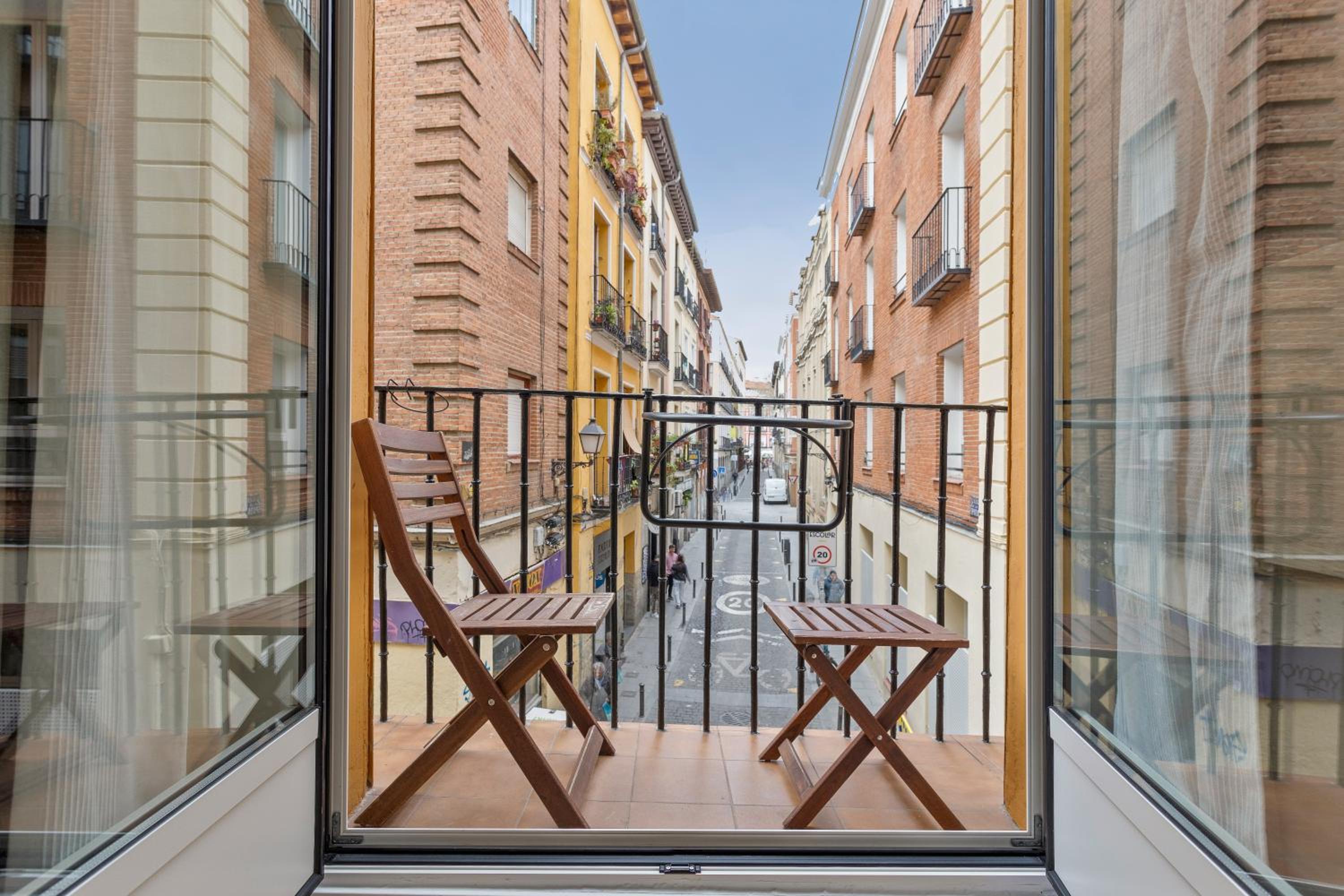 Double Room with Balcony (3 Adults) photo 3