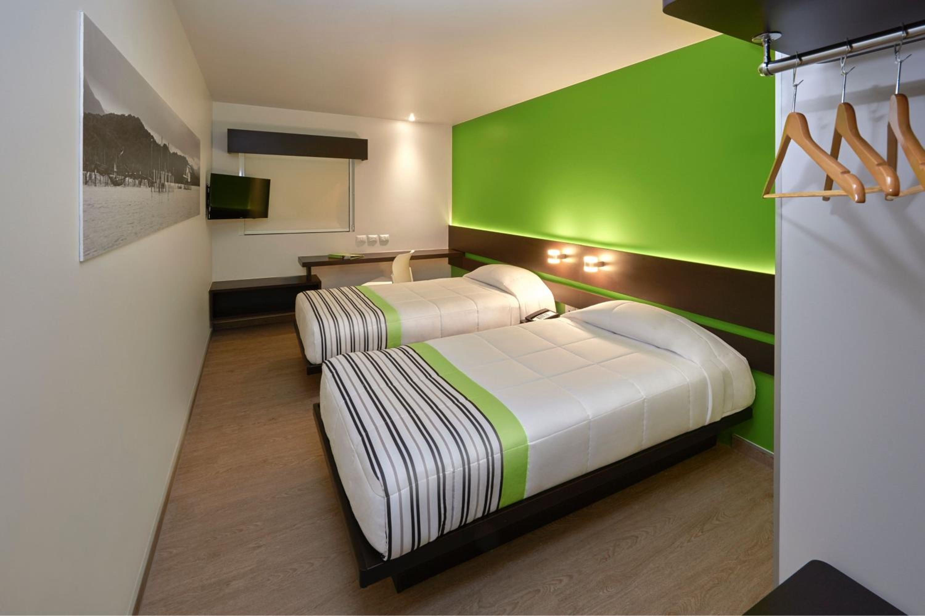 Twin Room - Photo 7