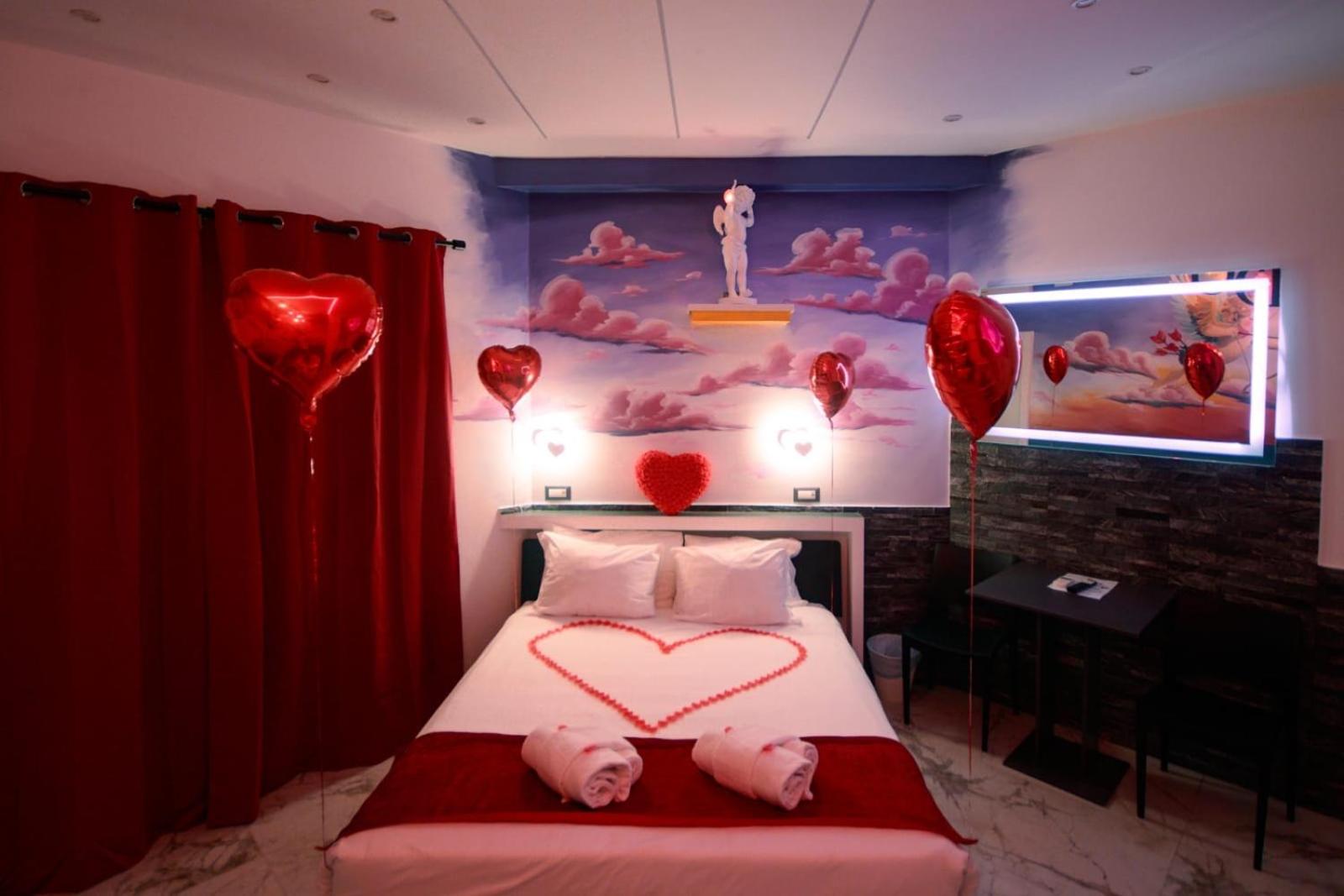 Double Room with Spa Bath photo 2
