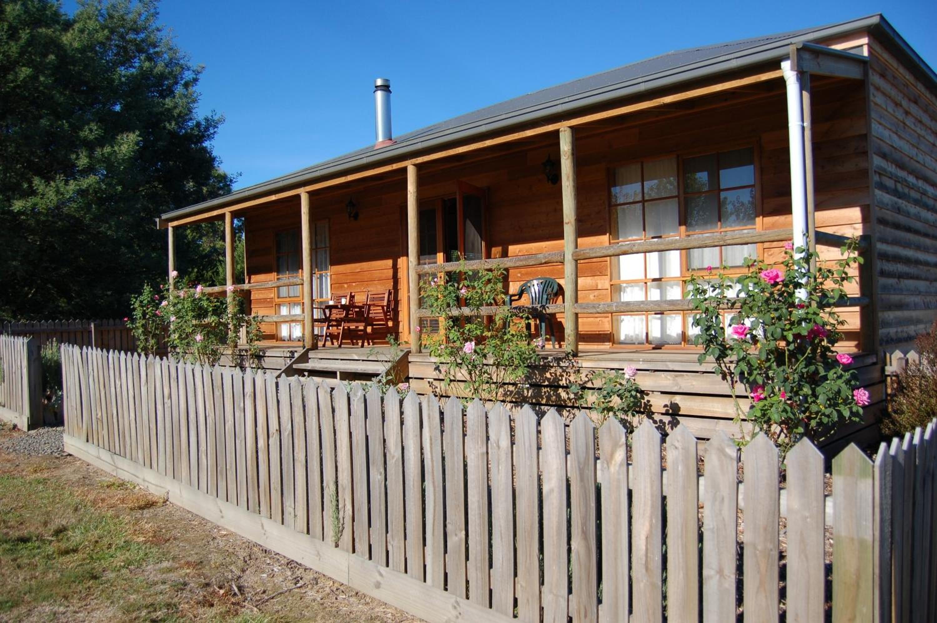 Two-Bedroom Cottage - Photo 2