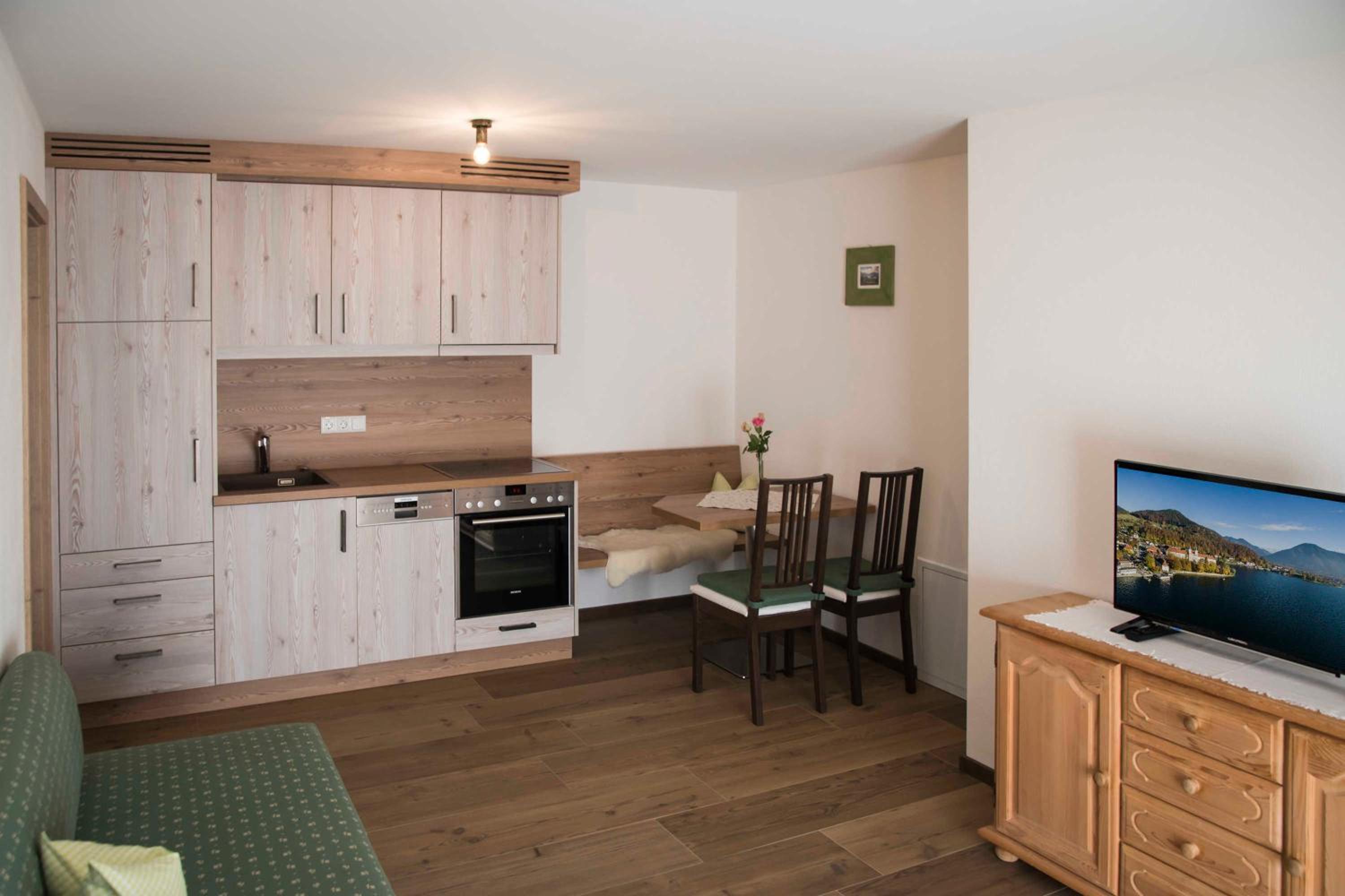 One-Bedroom Apartment with Balcony photo 3