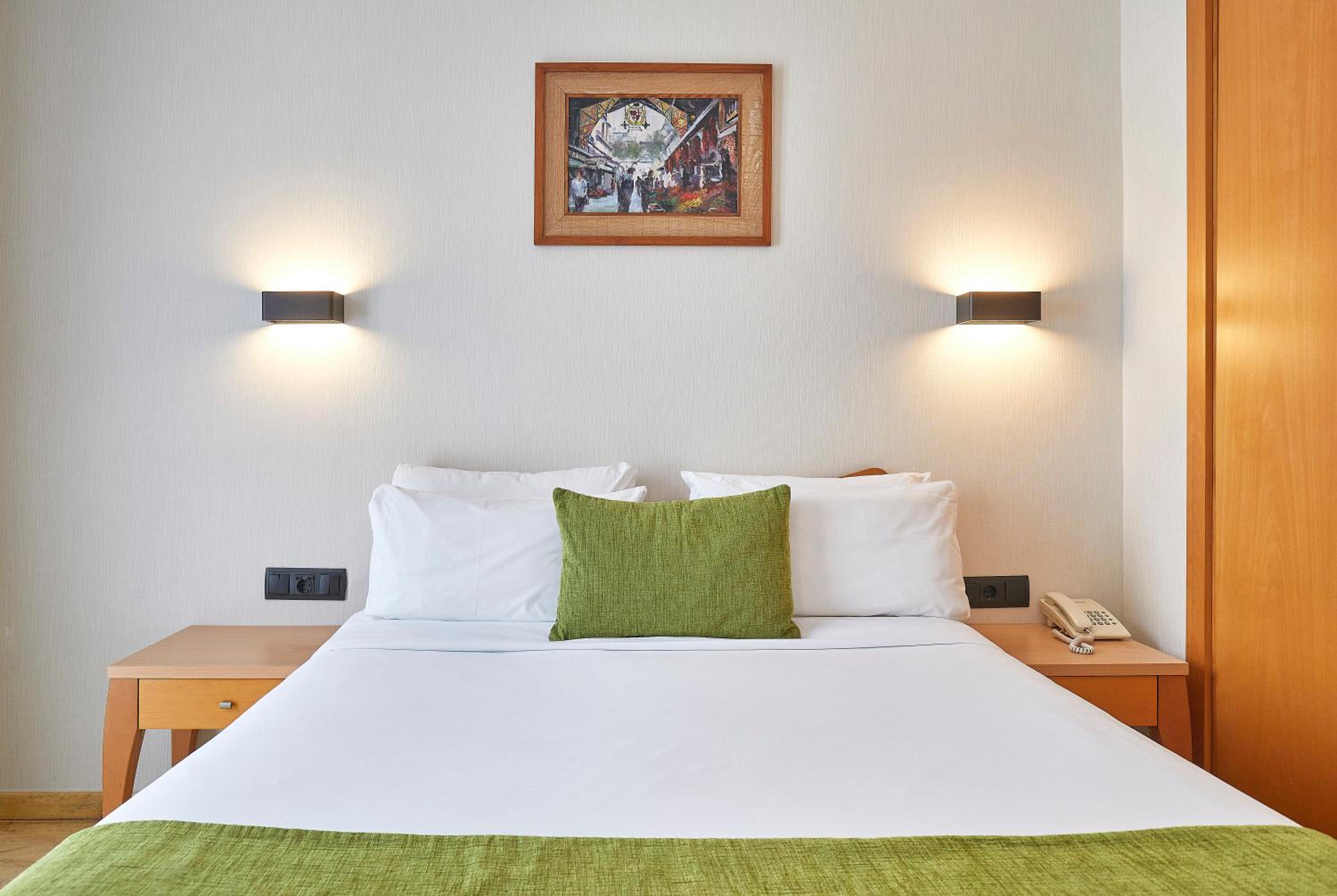 Double Room (1 - 2 Adults) photo 2