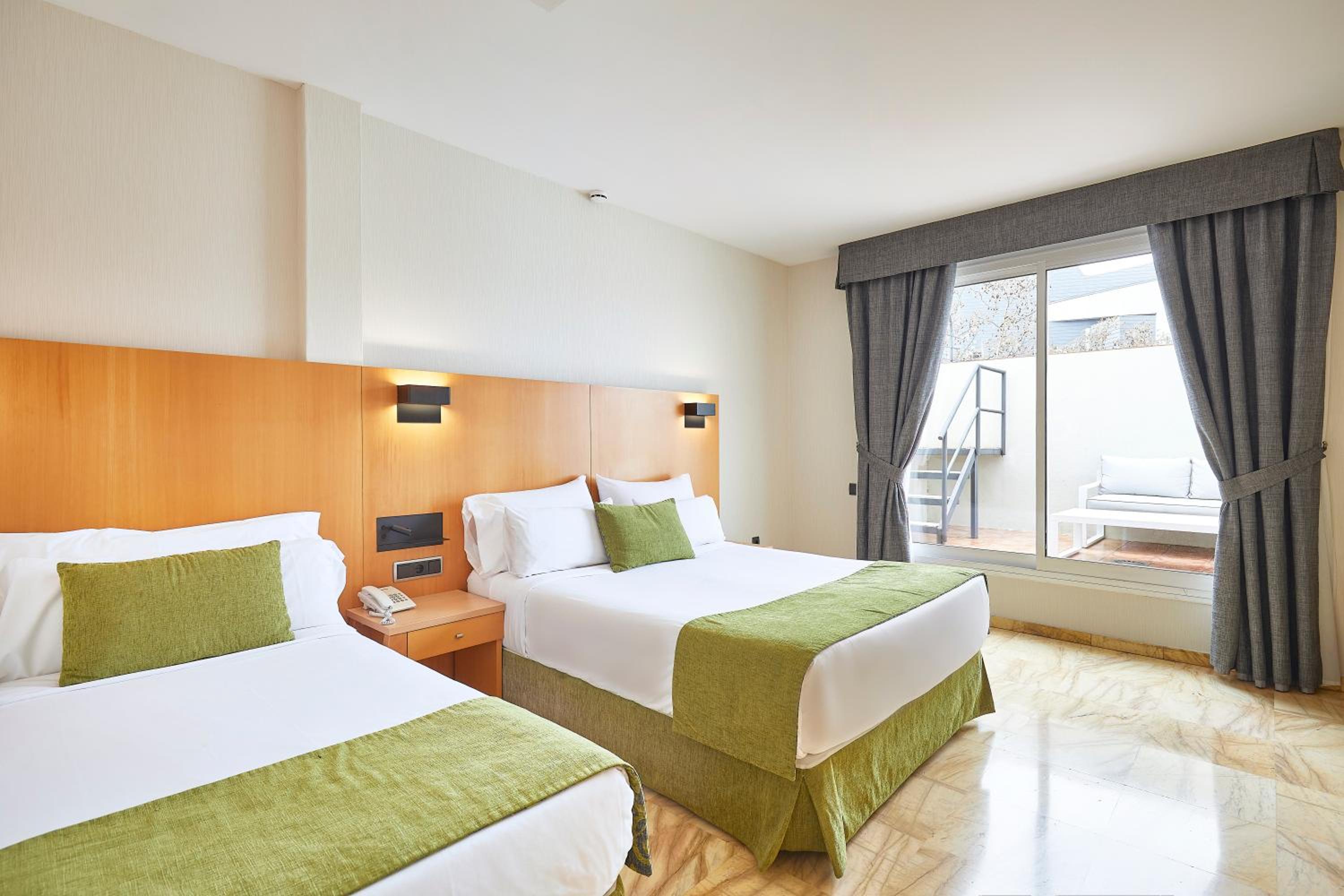 Habitación Doble Superior con Terraza y Vista a la Ciudad