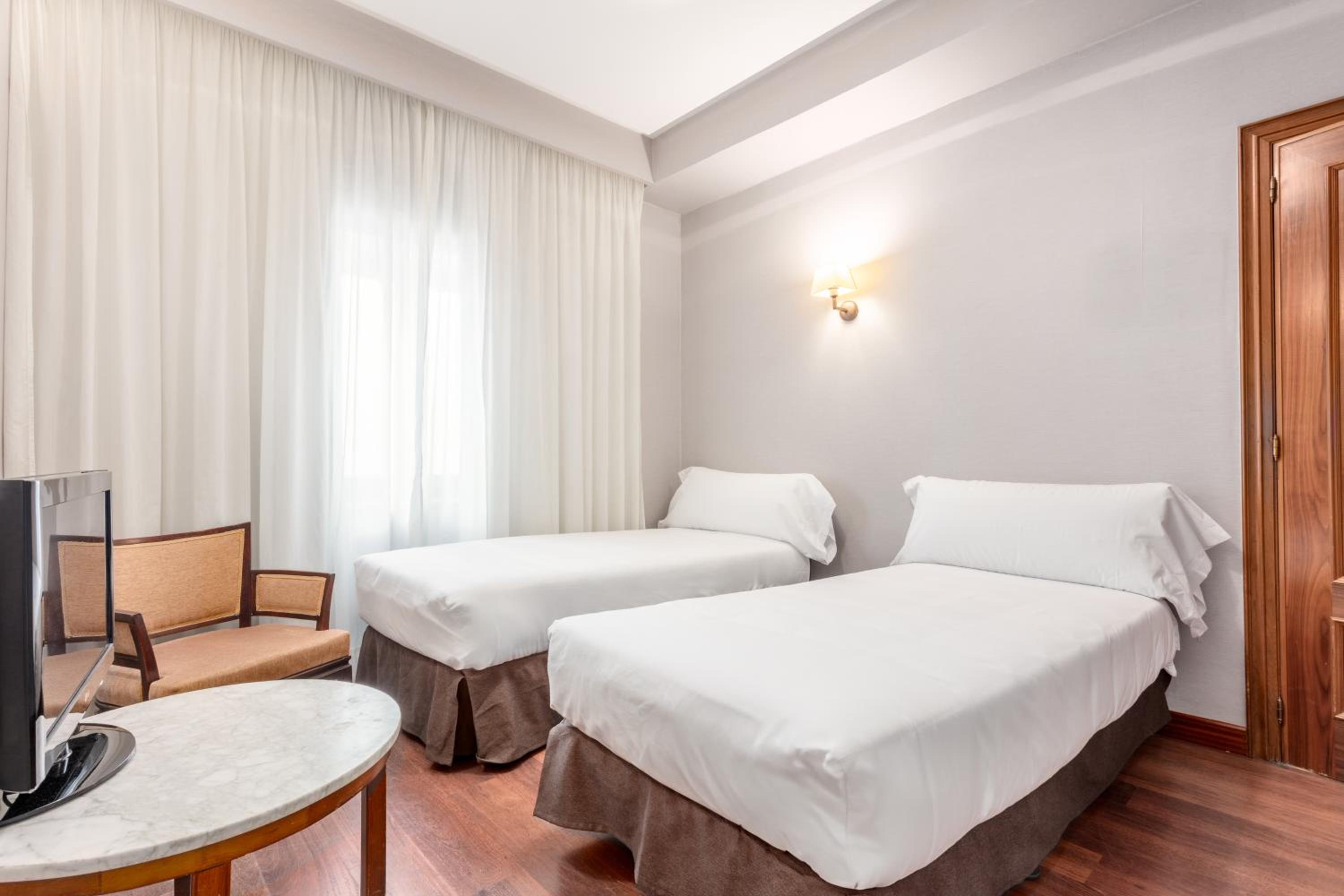 Habitación familiar con baño privado
