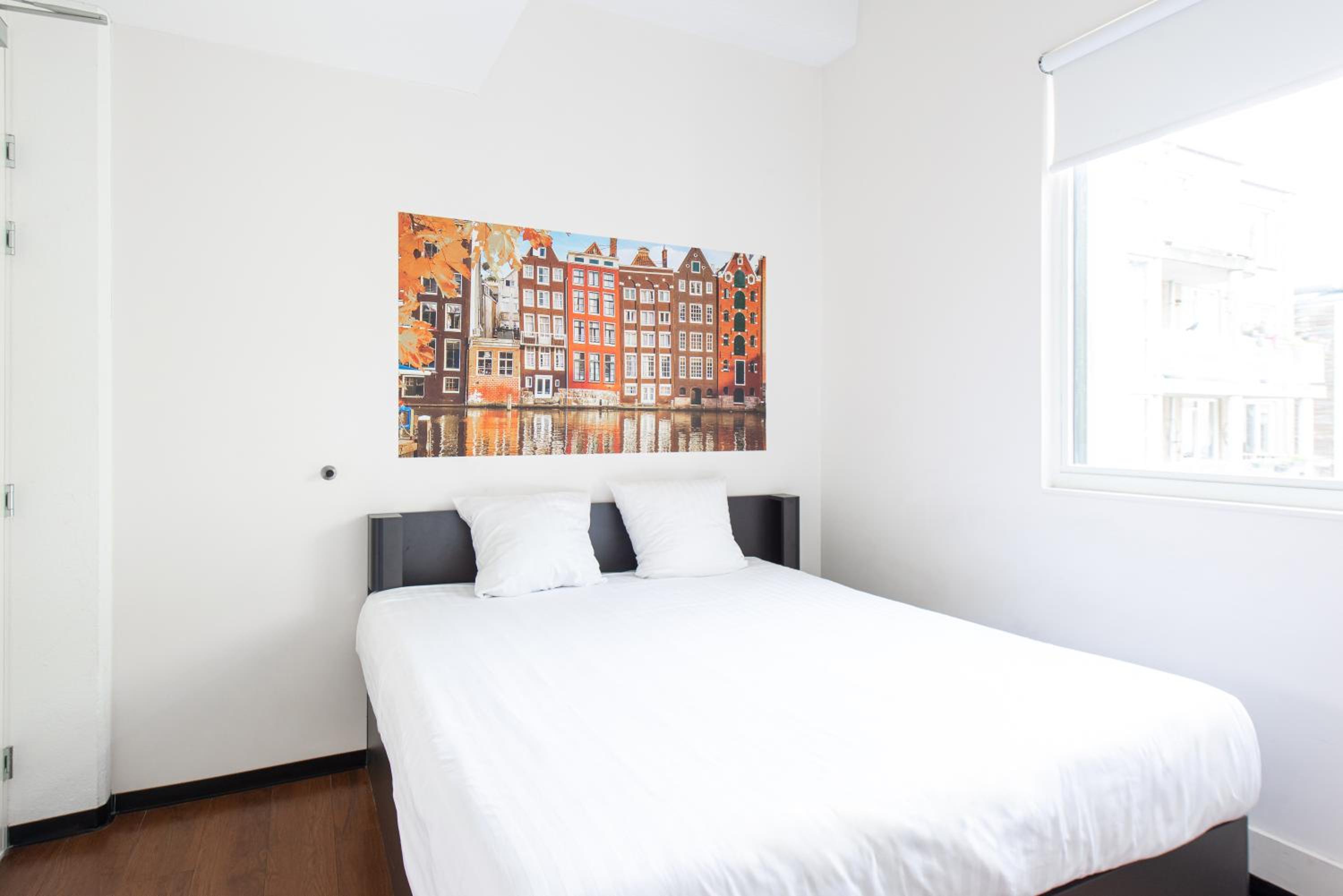 Superior Double Room thumbnail 5