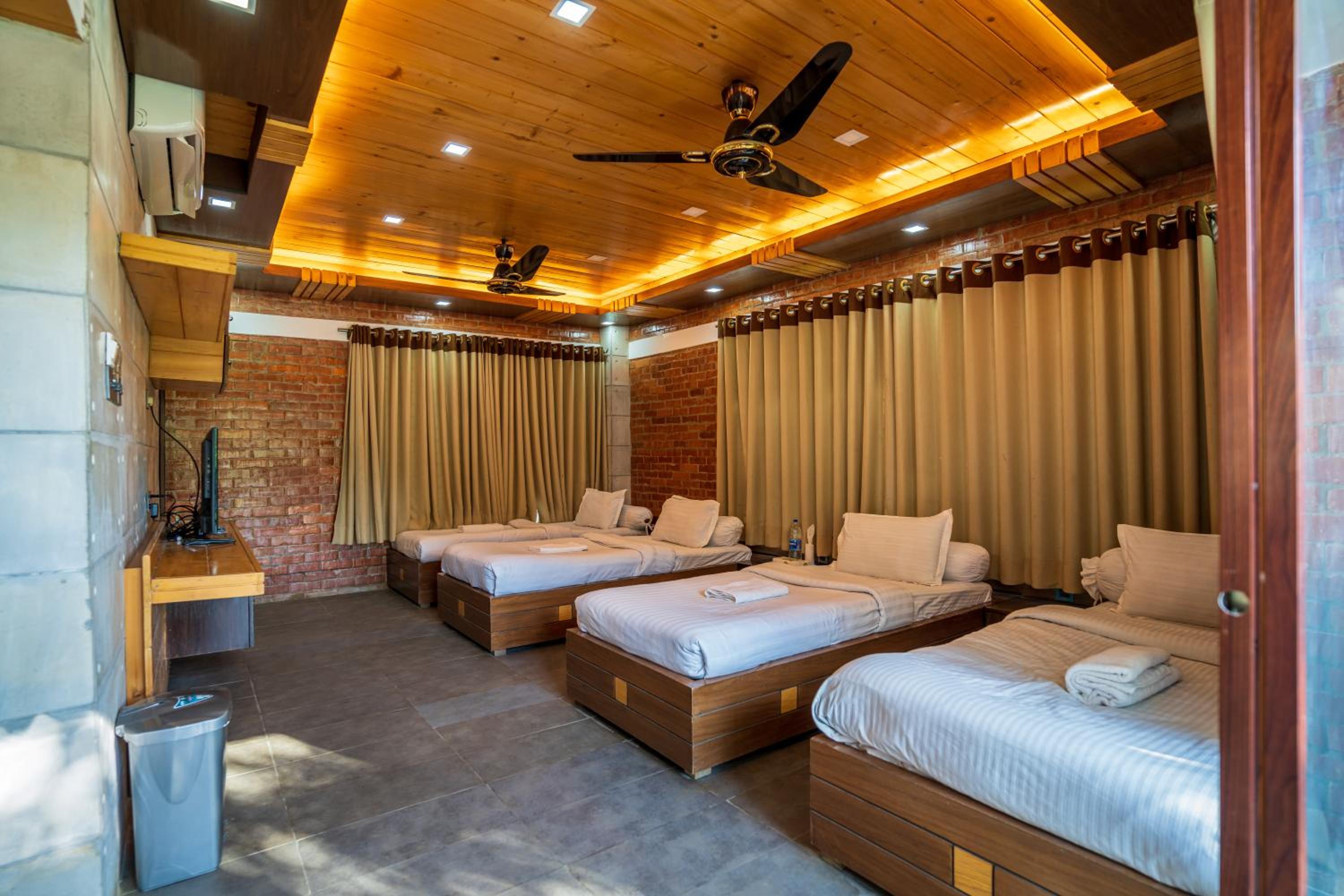 Luxury Quadruple Room photo 1