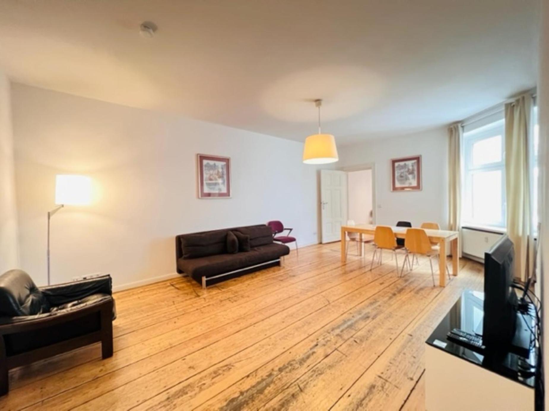 Three-Bedroom Apartment photo 2