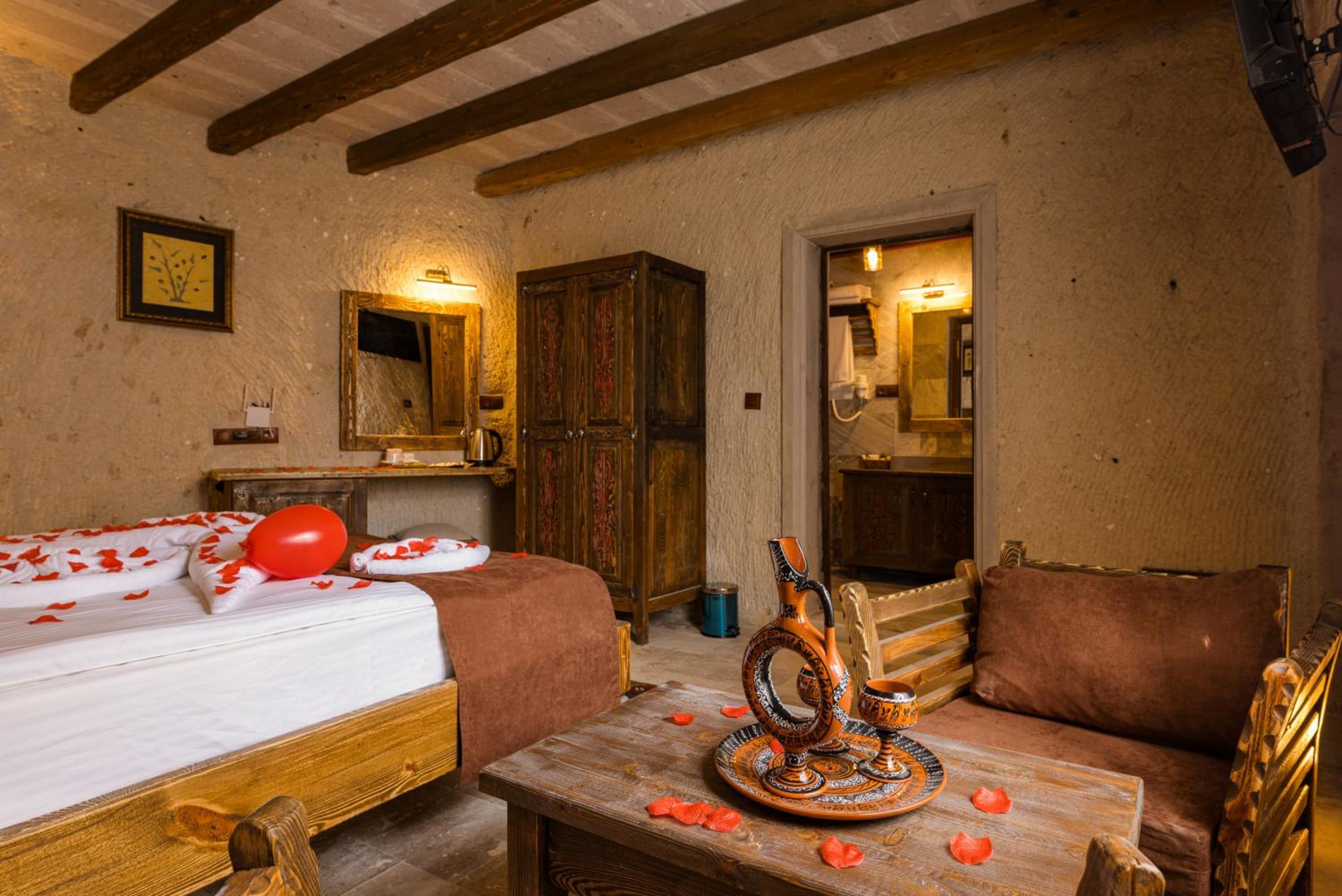 Suite - Photo 3
