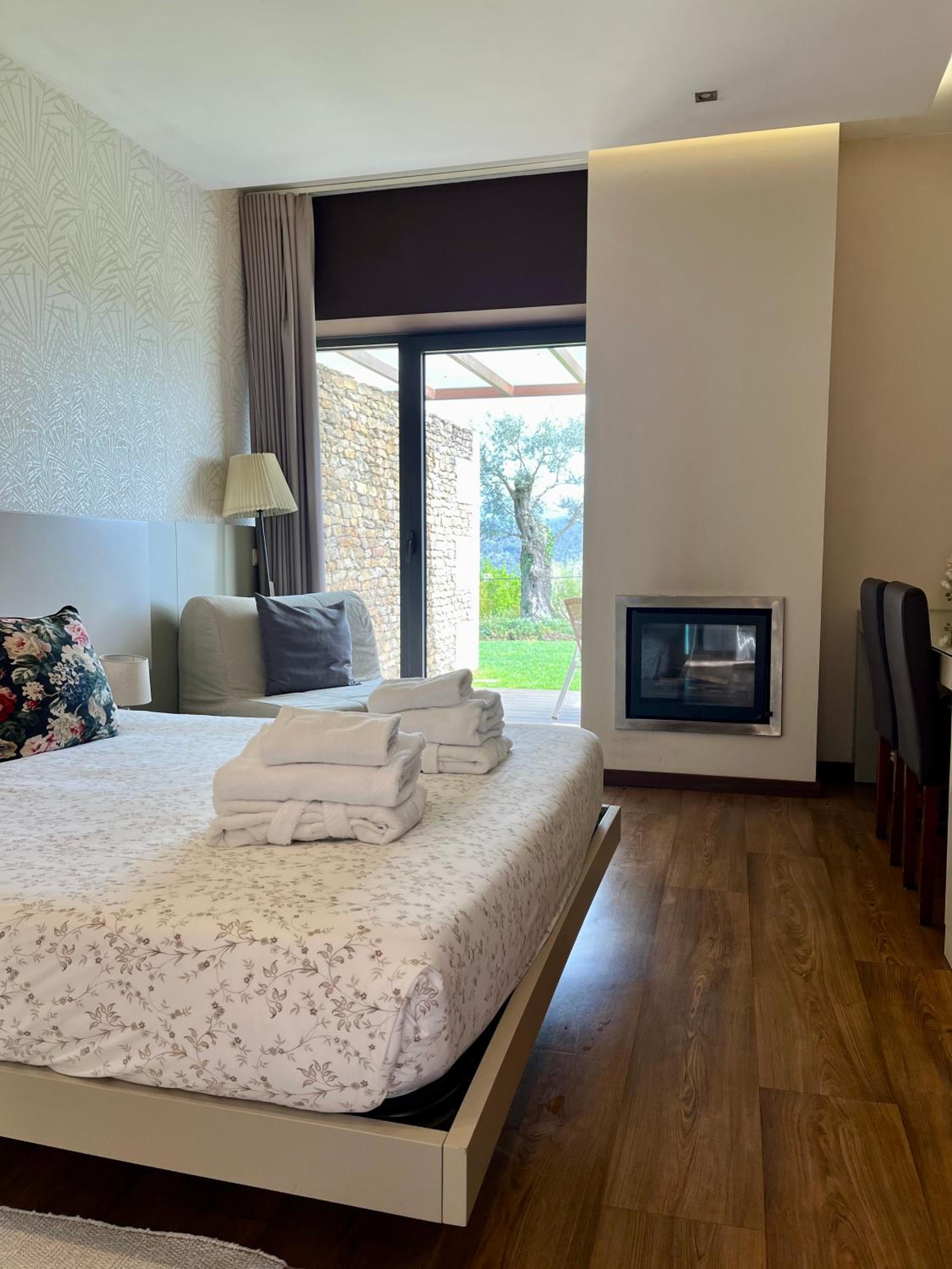 Double Room with Mountain View - Photo 10