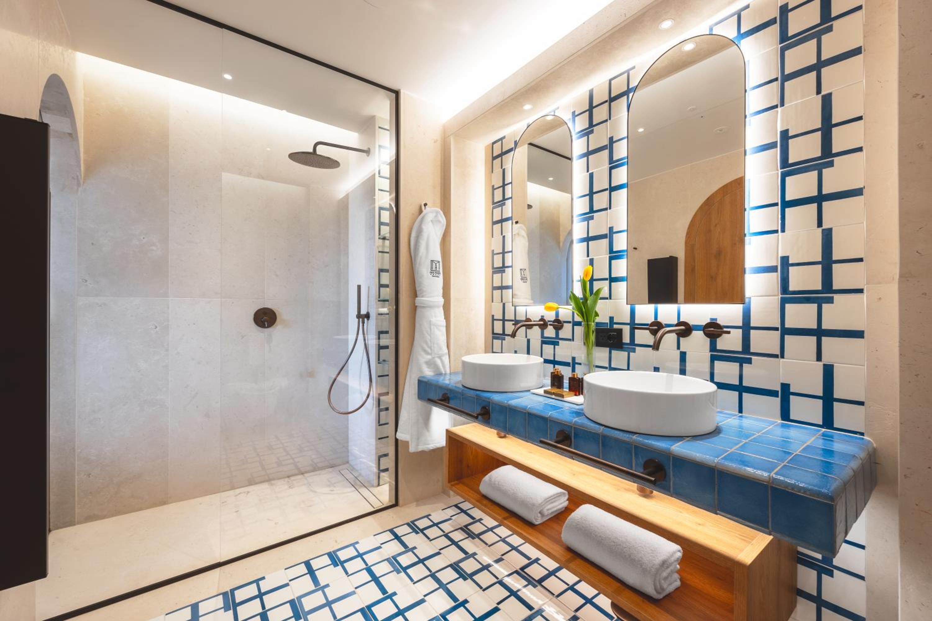 King Suite with Sea View