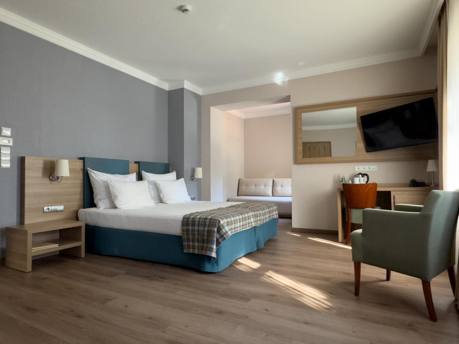 Superior Double Room - Photo 12