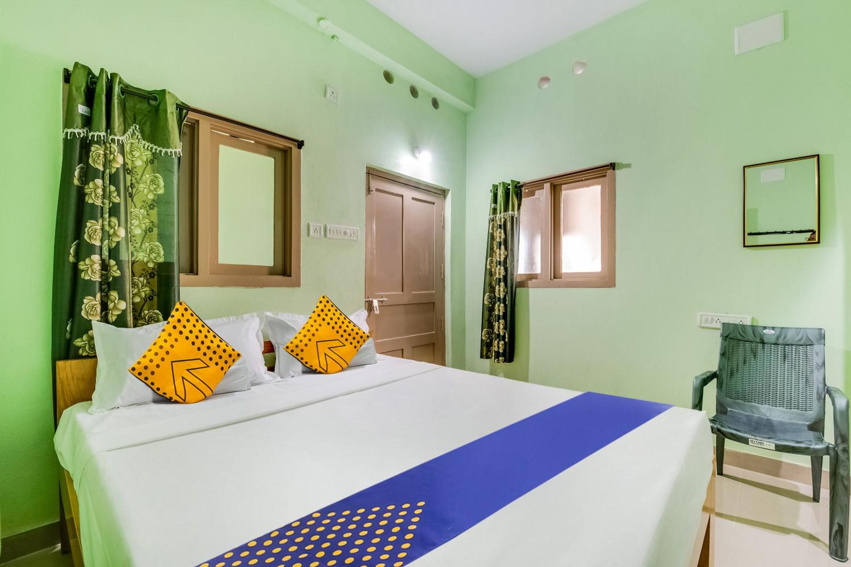Single Room With Bathroom photo 3