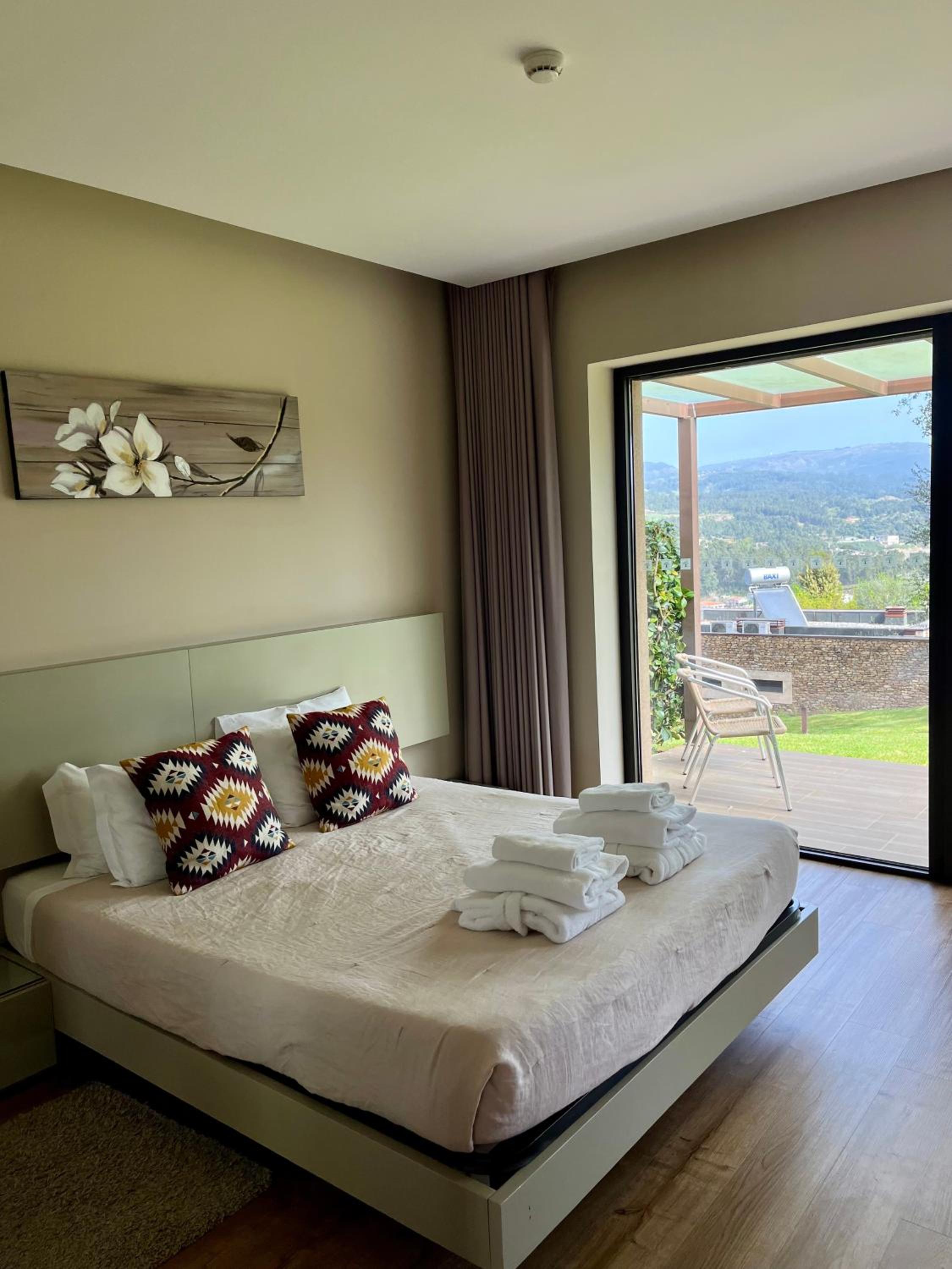 Suite with Hot Tub - Photo 26