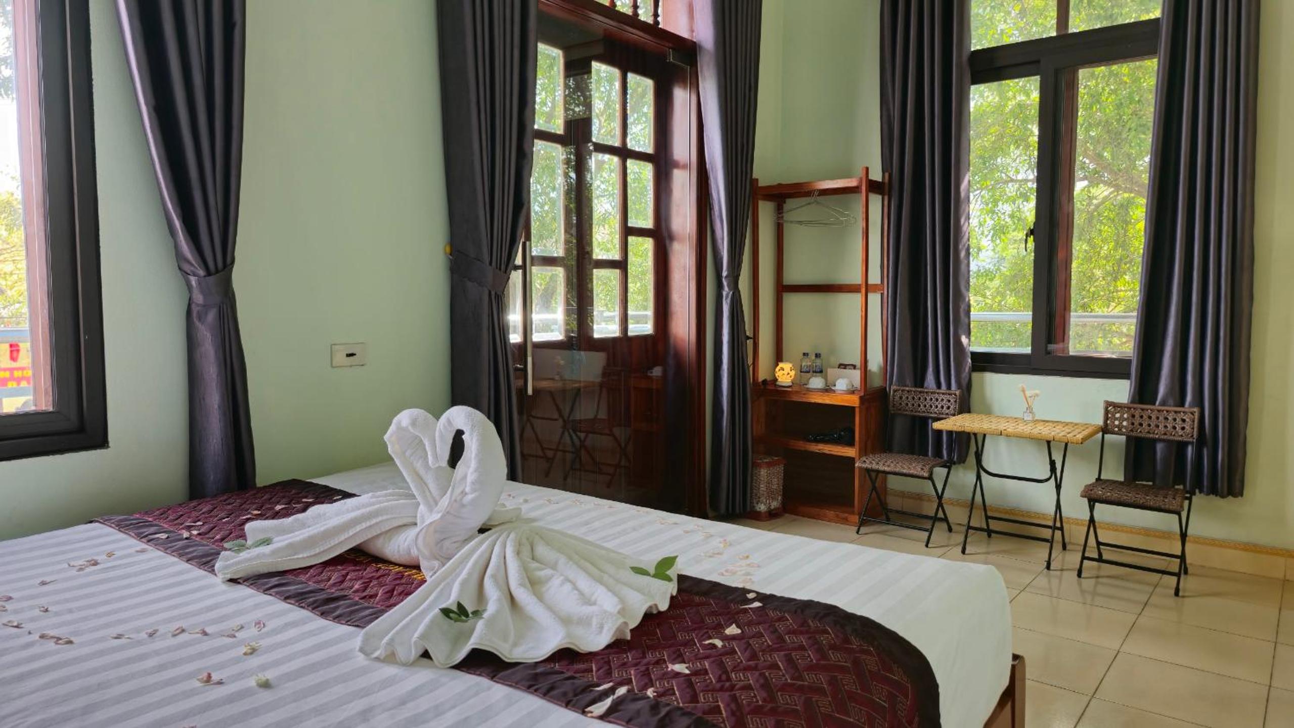 King Room with Balcony photo 1